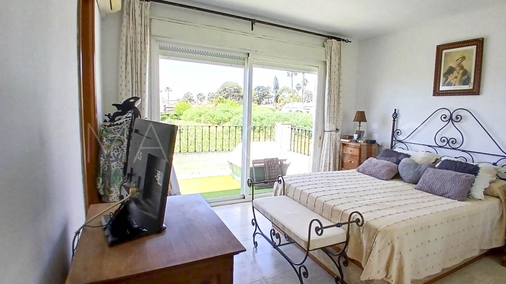 Tvåvåningslägenhet for sale in Estepona