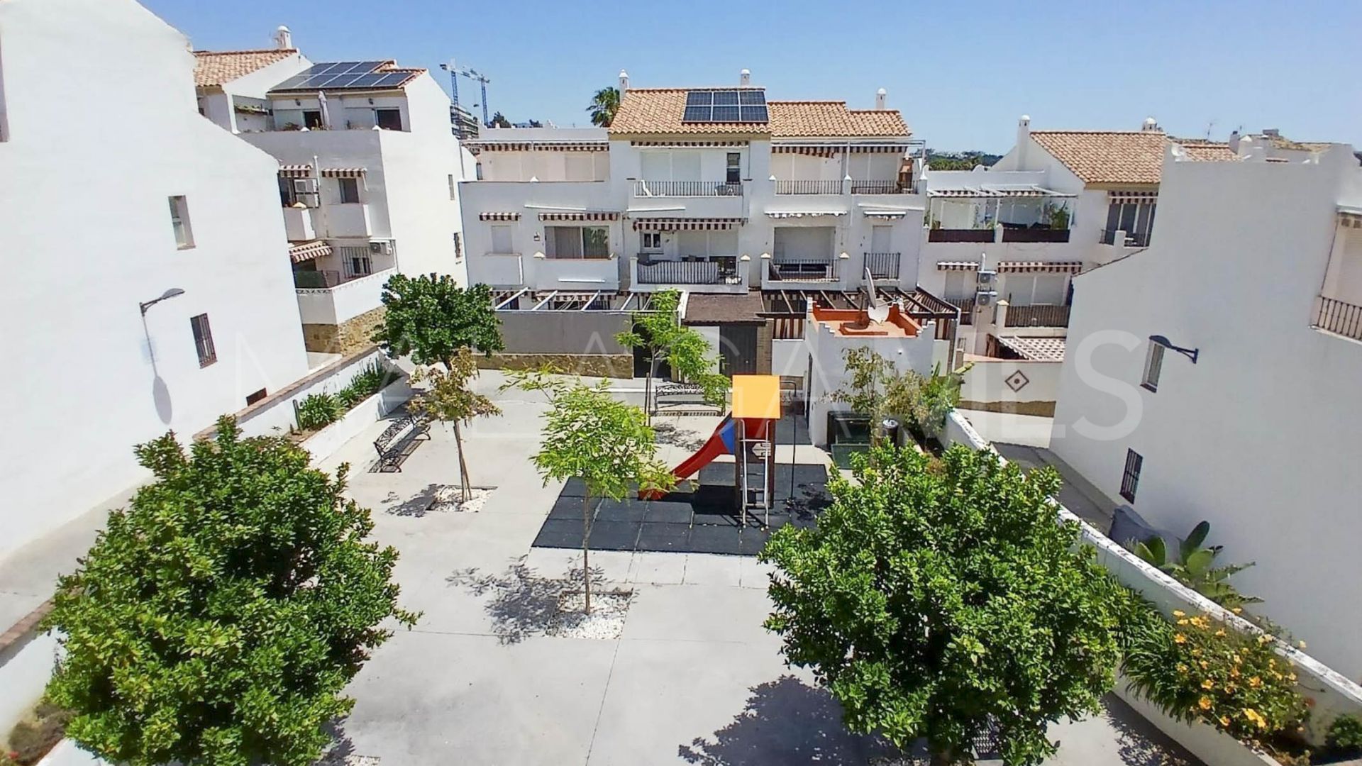 Tvåvåningslägenhet for sale in Estepona