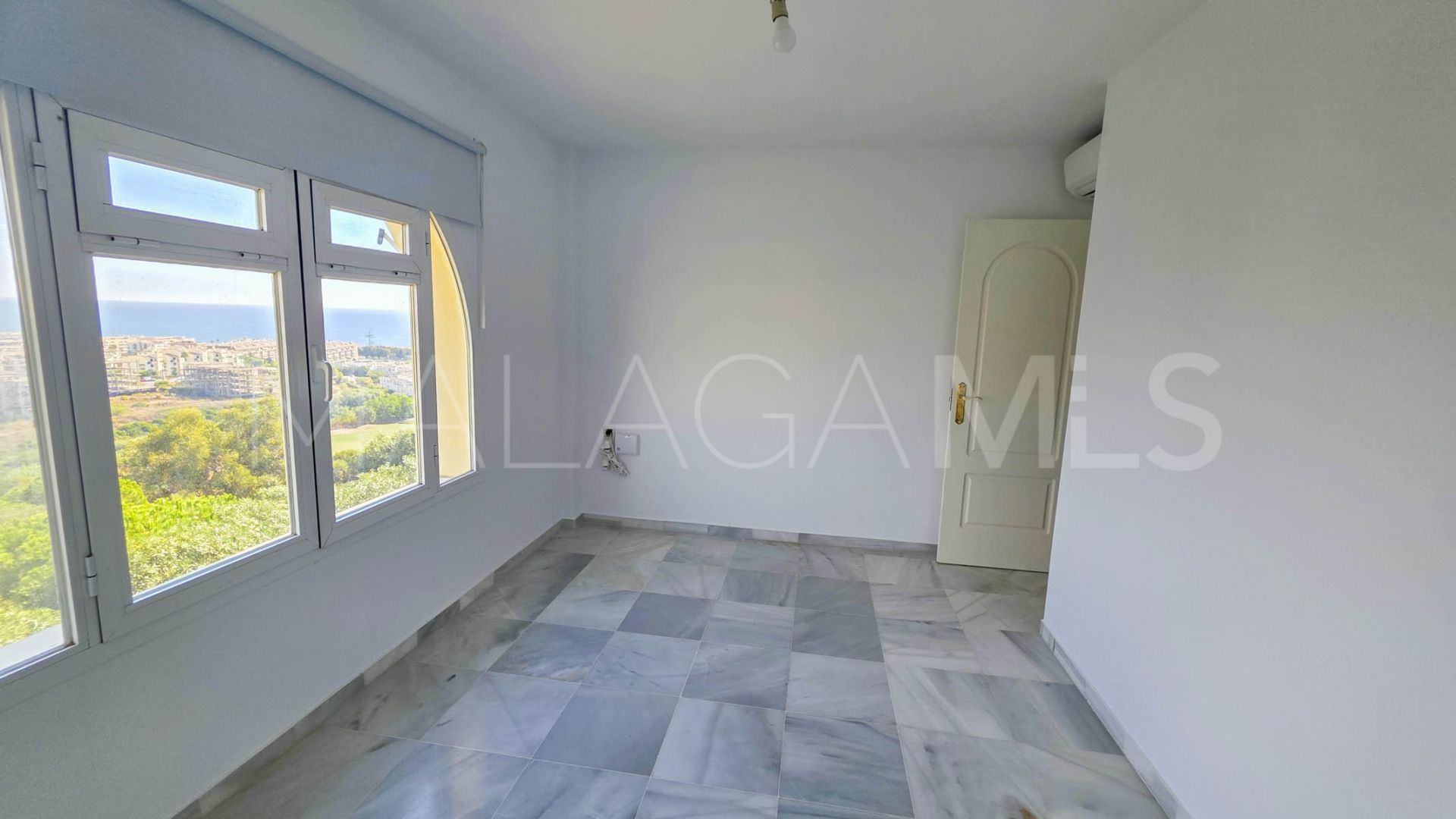 Duplex-wohnung for sale in La Duquesa