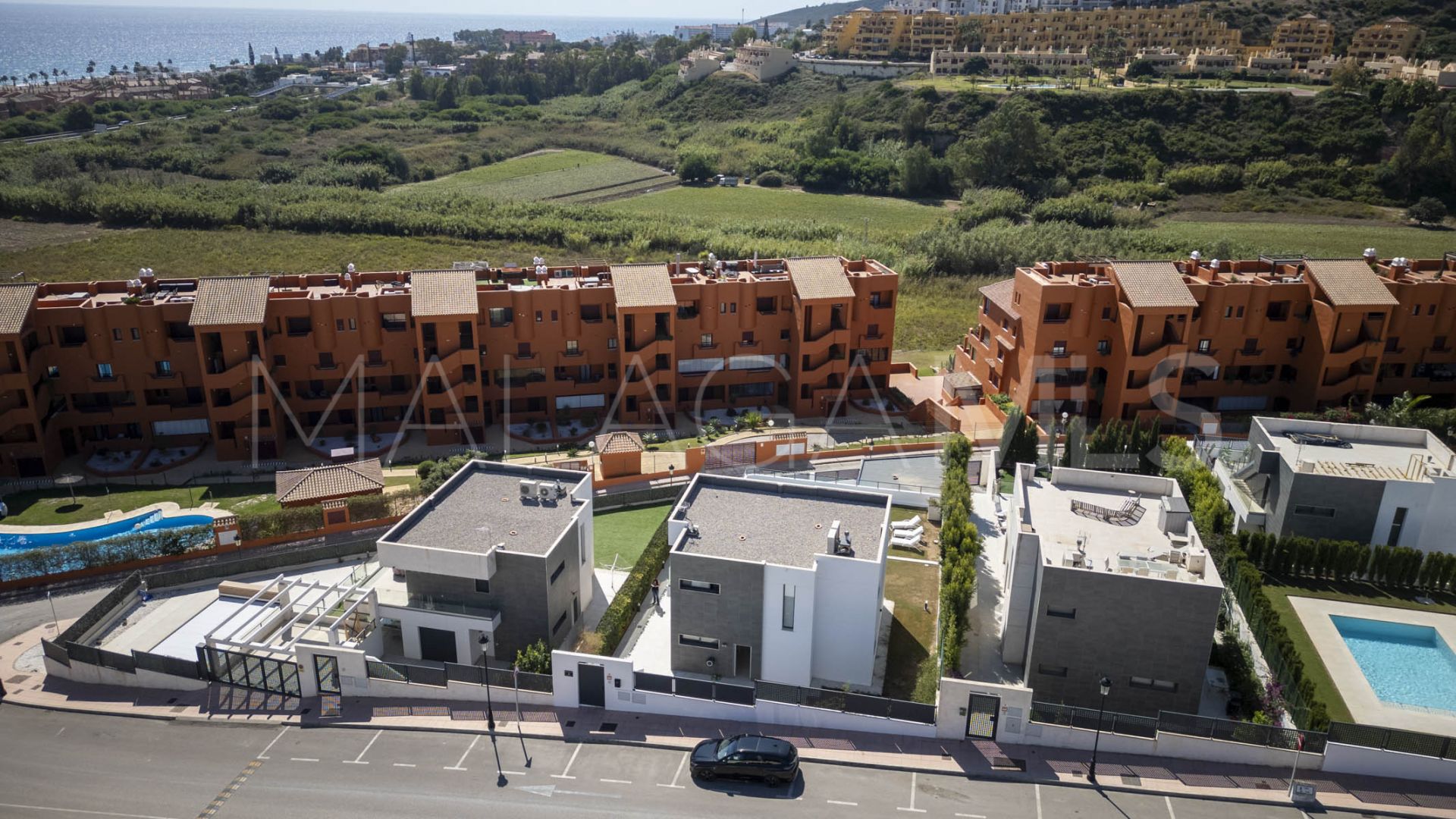 Hus i byn for sale in La Duquesa