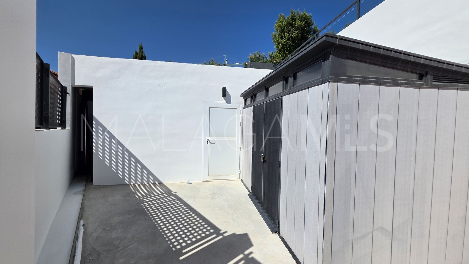 Hus i byn for sale in La Duquesa
