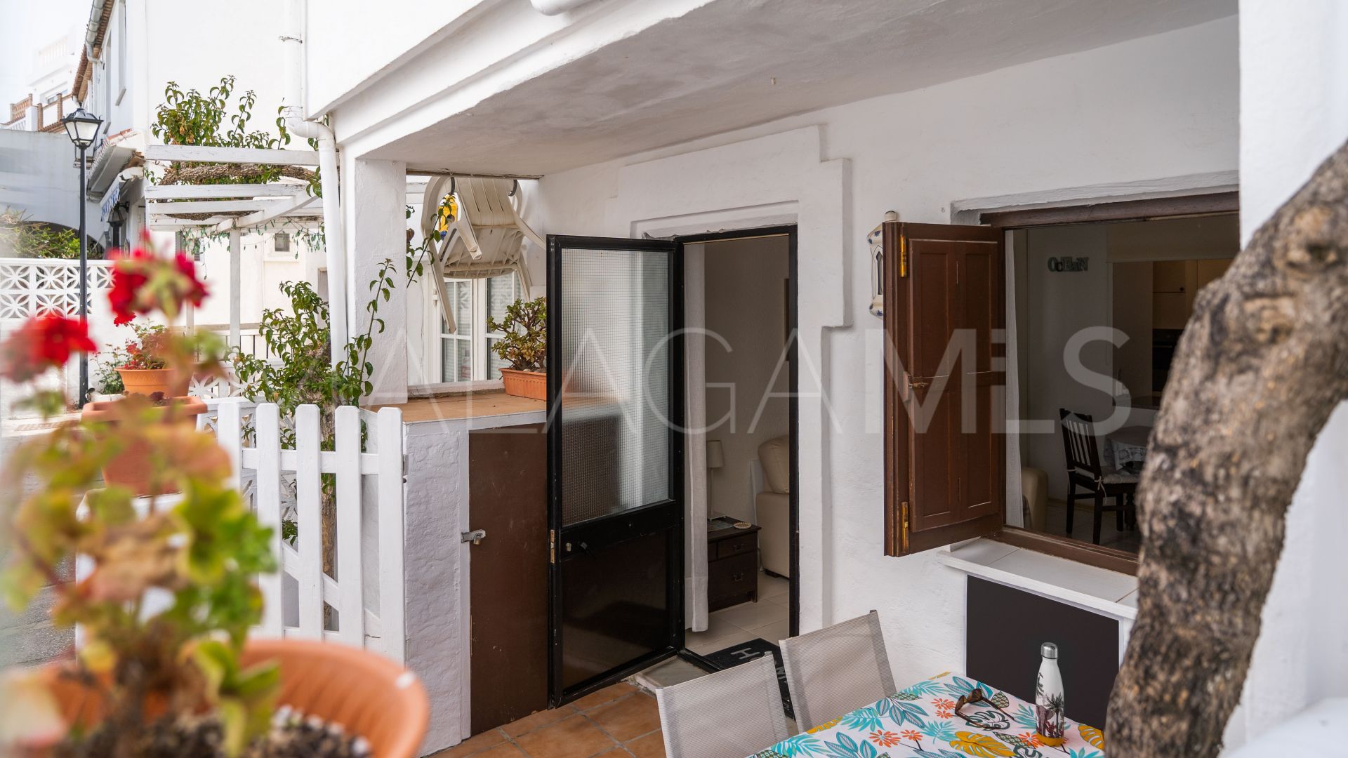 Radhus for sale in Chullera