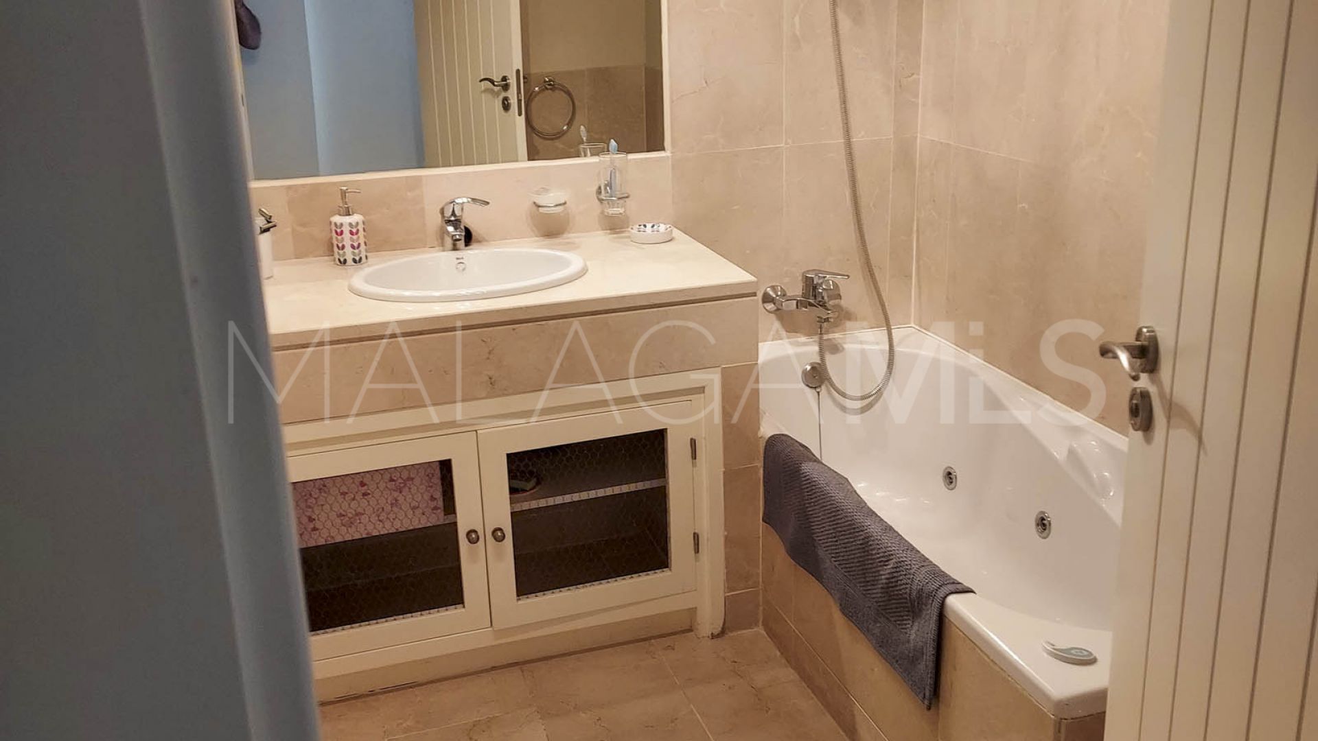 For sale 2 bedrooms ground floor apartment in La Duquesa