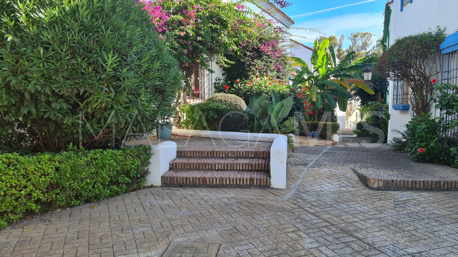 Radhus for sale in Guadalmina Baja