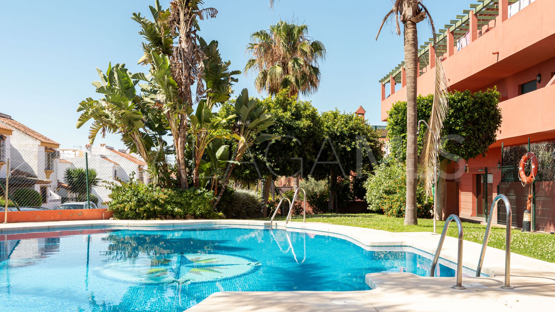 1 bedroom ground floor apartment for sale in Casares Playa