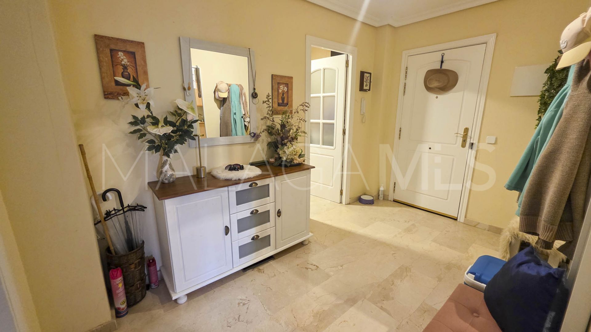 Se vende apartamento planta baja in Casares Playa