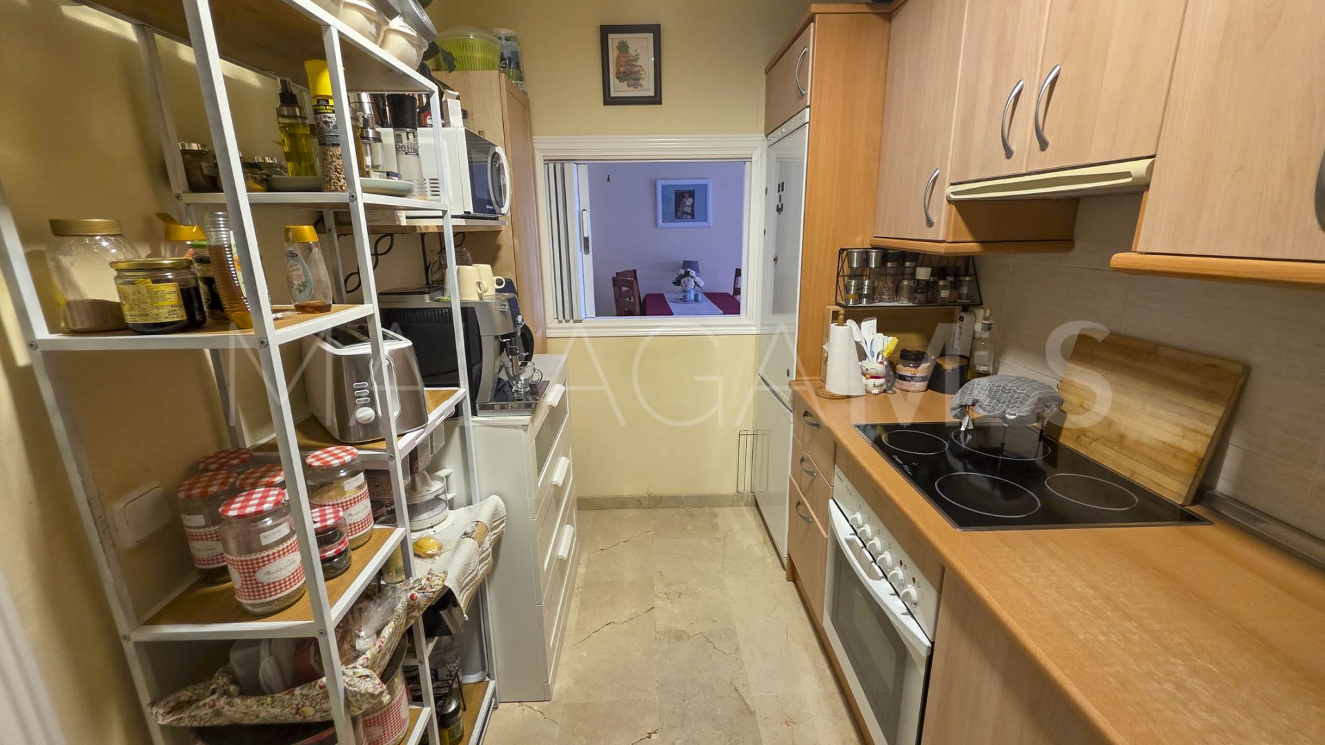 Se vende apartamento planta baja in Casares Playa