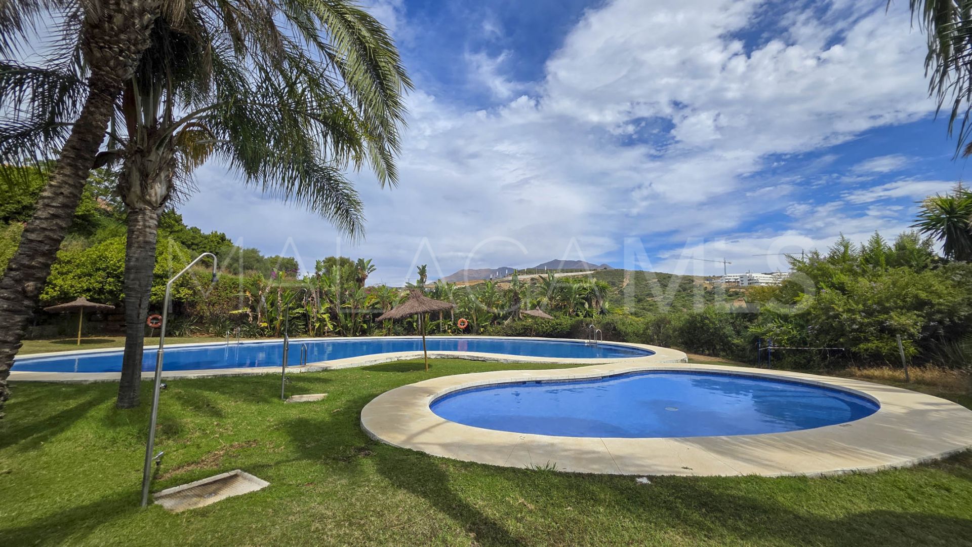 Se vende apartamento planta baja in Casares Playa
