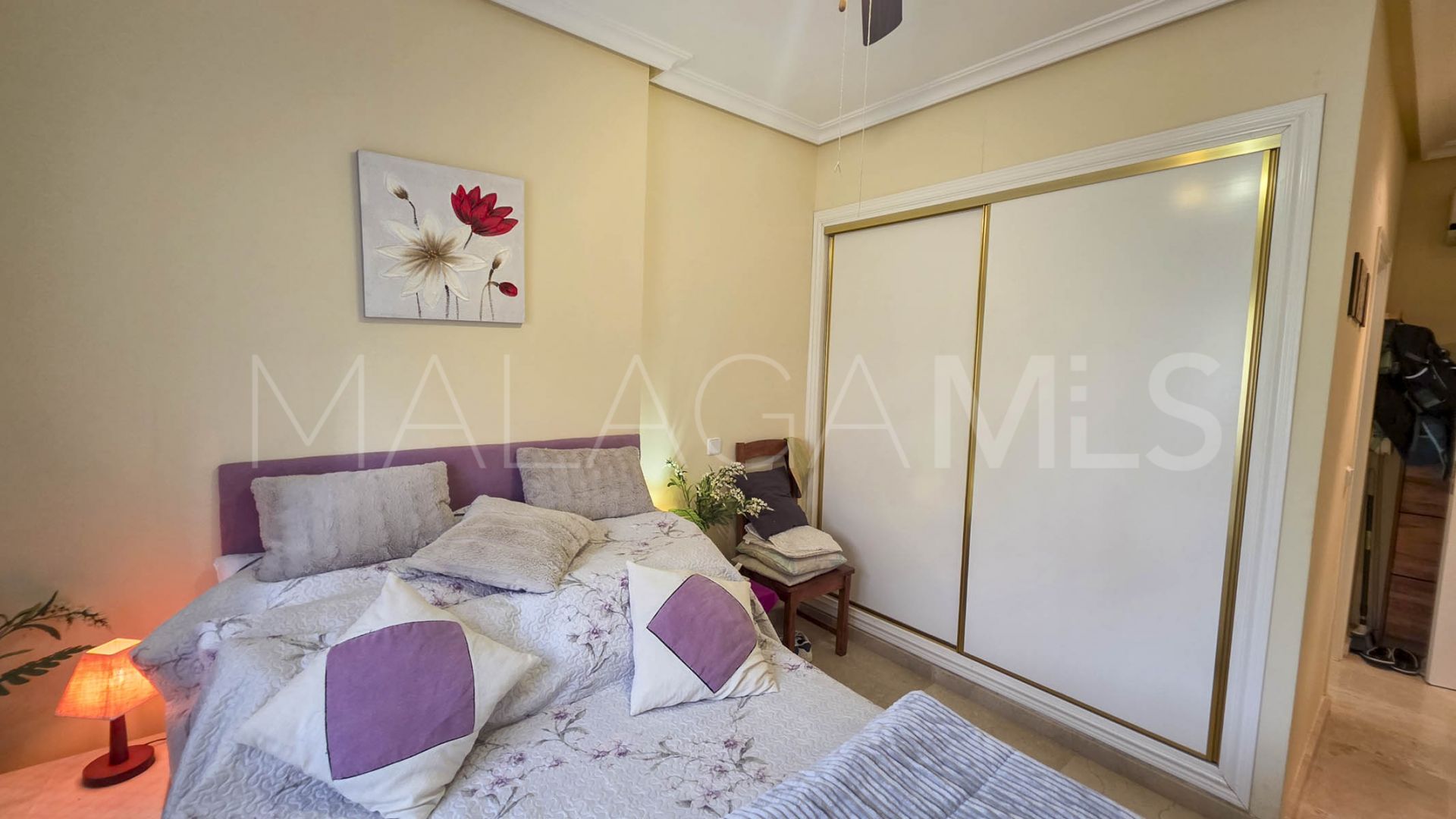 Se vende apartamento planta baja in Casares Playa