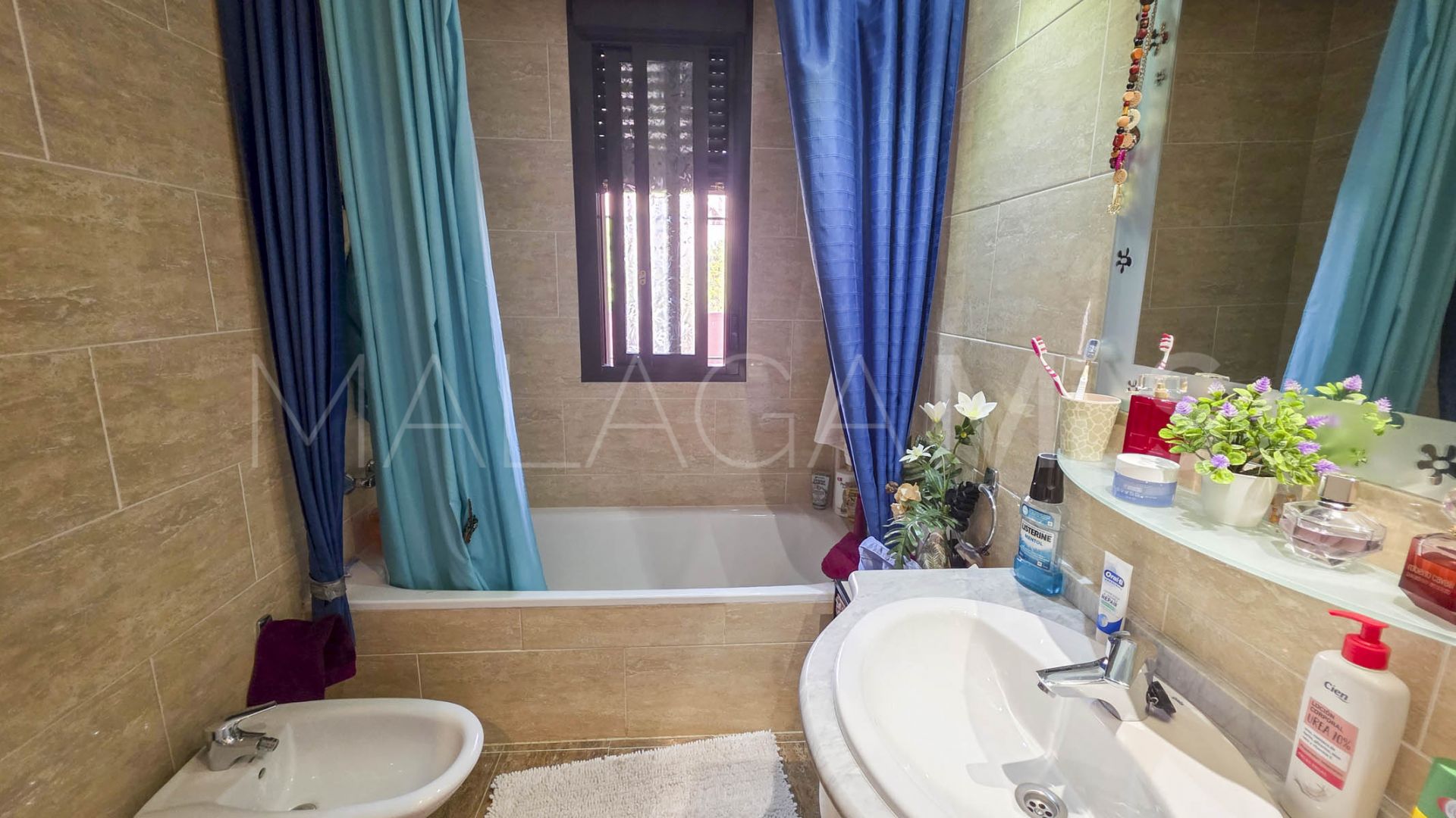 Se vende apartamento planta baja in Casares Playa