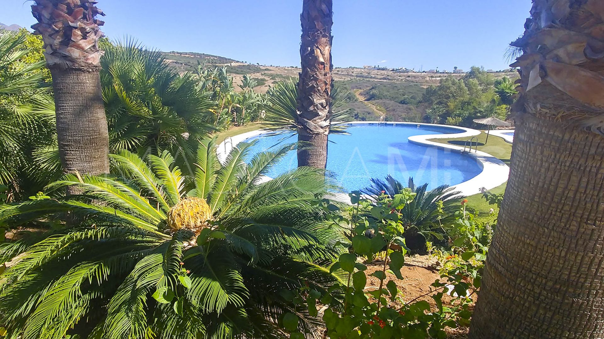 Se vende apartamento planta baja in Casares Playa