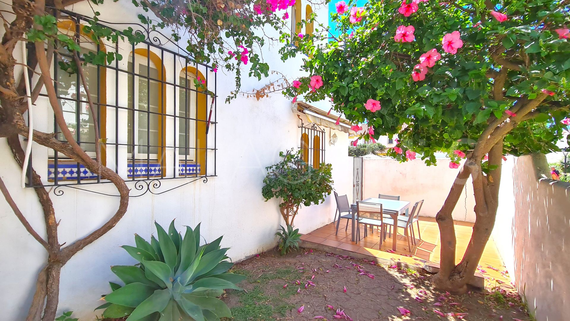 Doppelhaushälfte for sale in Marina de Casares