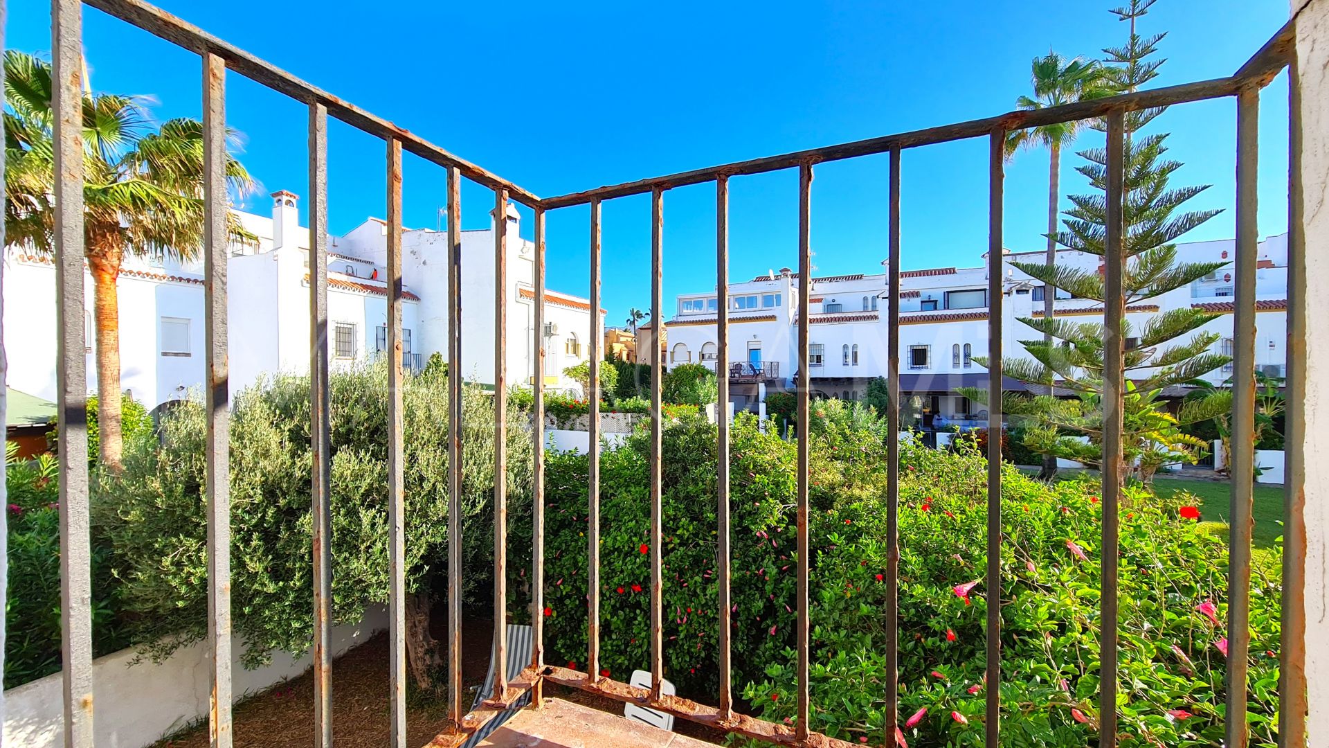 Doppelhaushälfte for sale in Marina de Casares