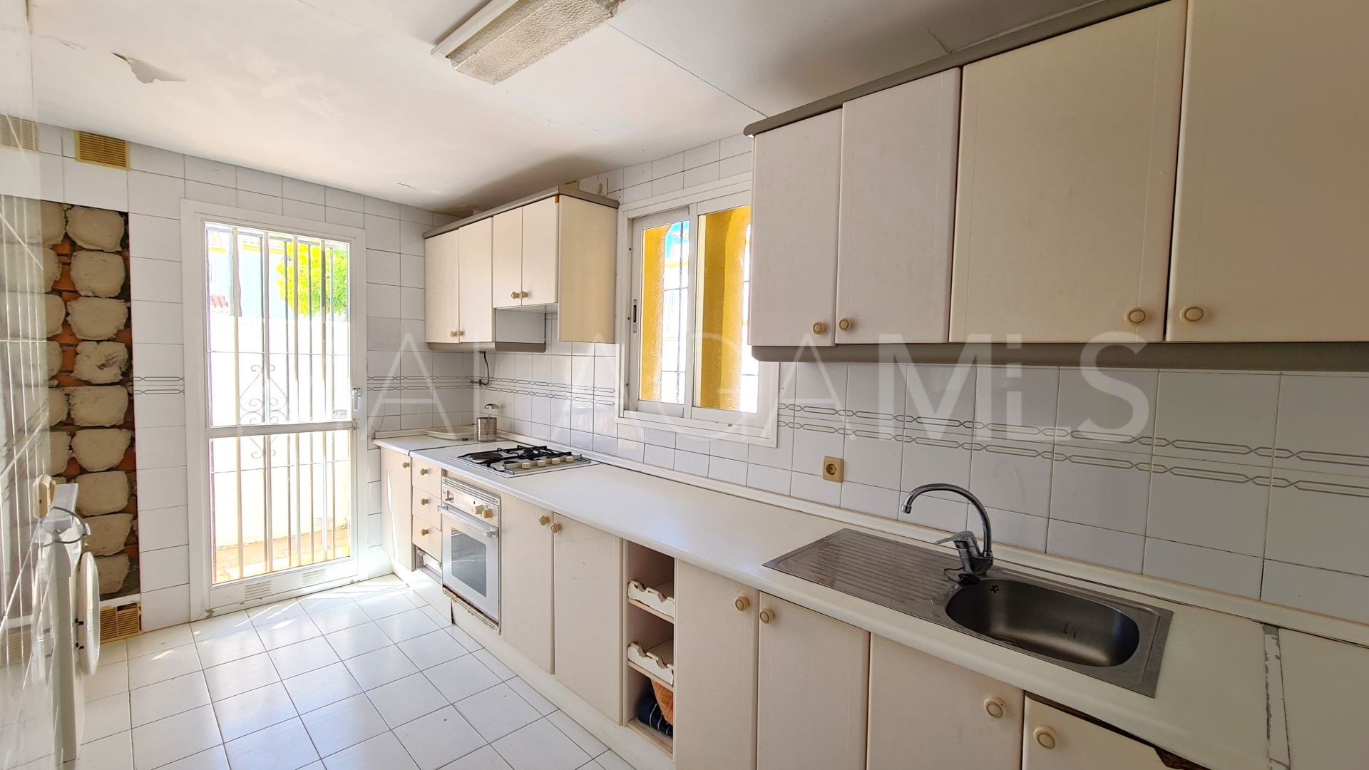 Doppelhaushälfte for sale in Marina de Casares