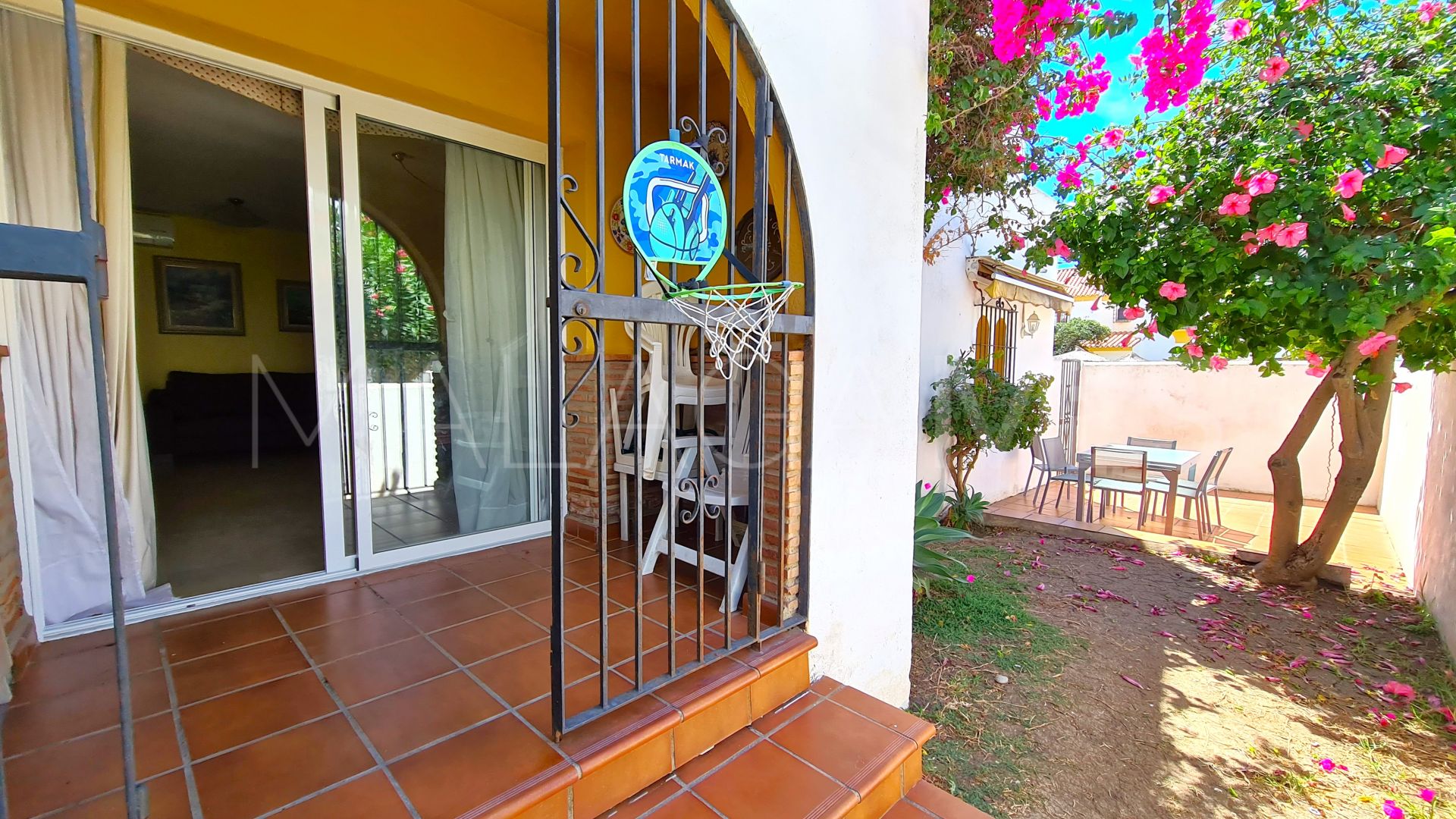 Doppelhaushälfte for sale in Marina de Casares