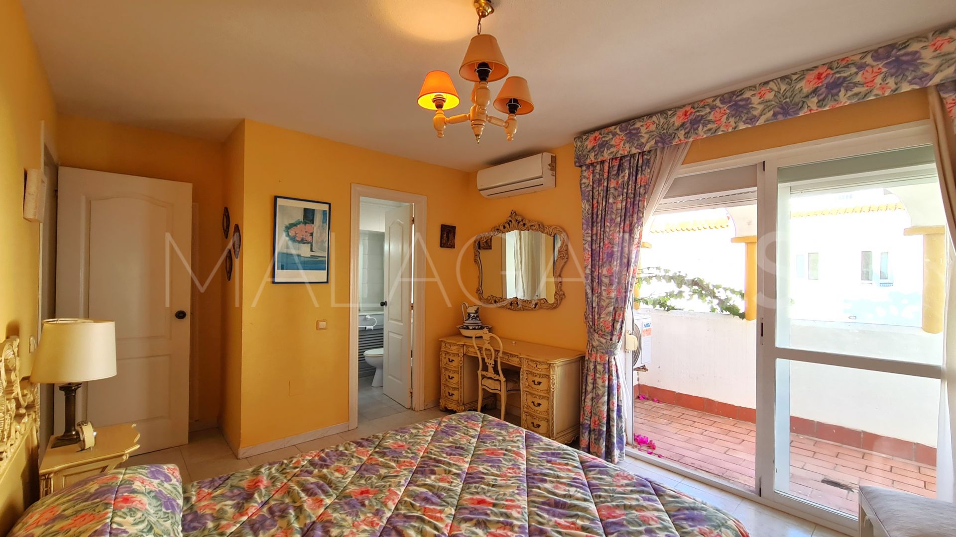 Doppelhaushälfte for sale in Marina de Casares