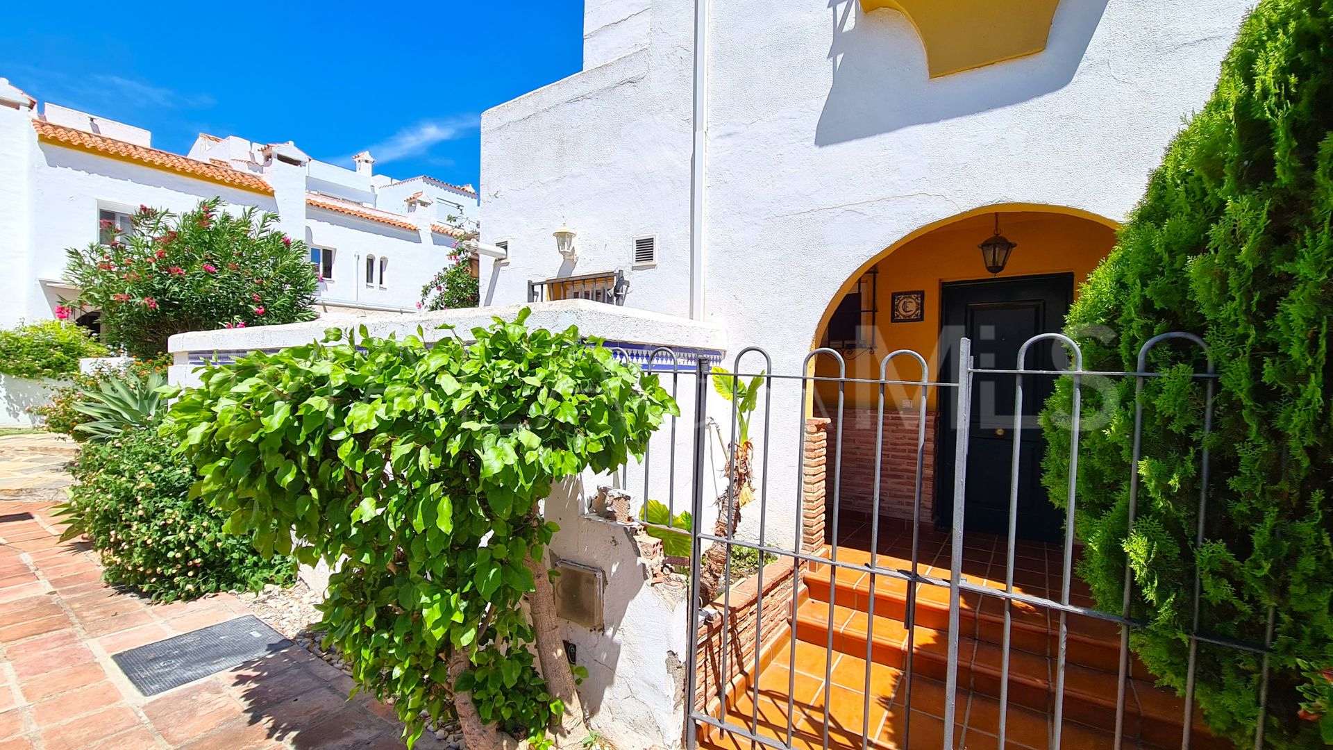 Doppelhaushälfte for sale in Marina de Casares