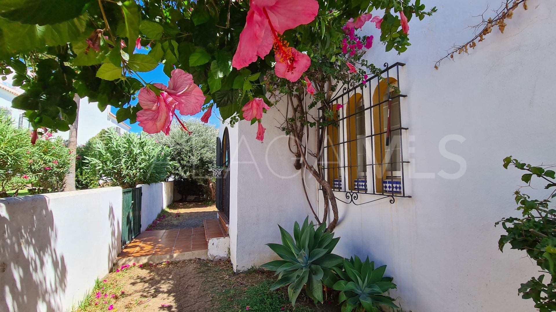 Doppelhaushälfte for sale in Marina de Casares