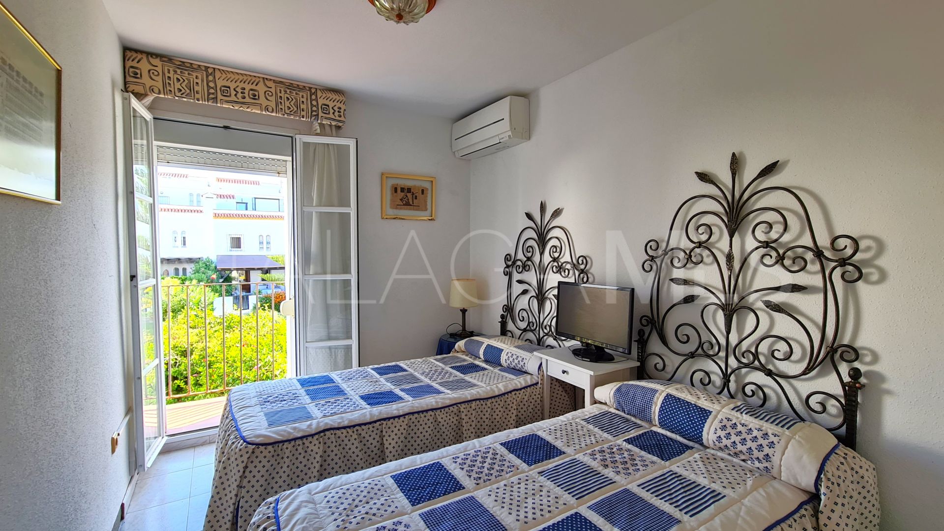 Doppelhaushälfte for sale in Marina de Casares