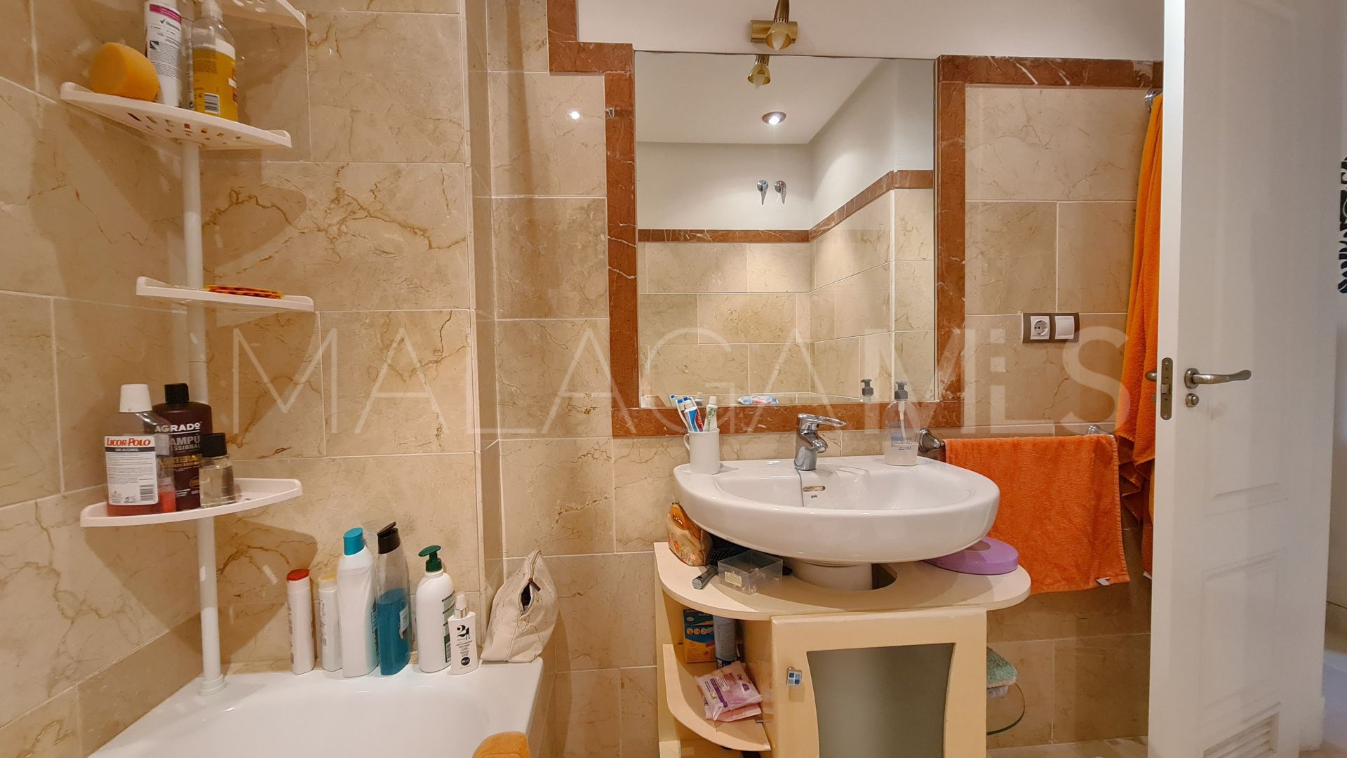 Sabinillas, apartamento a la venta