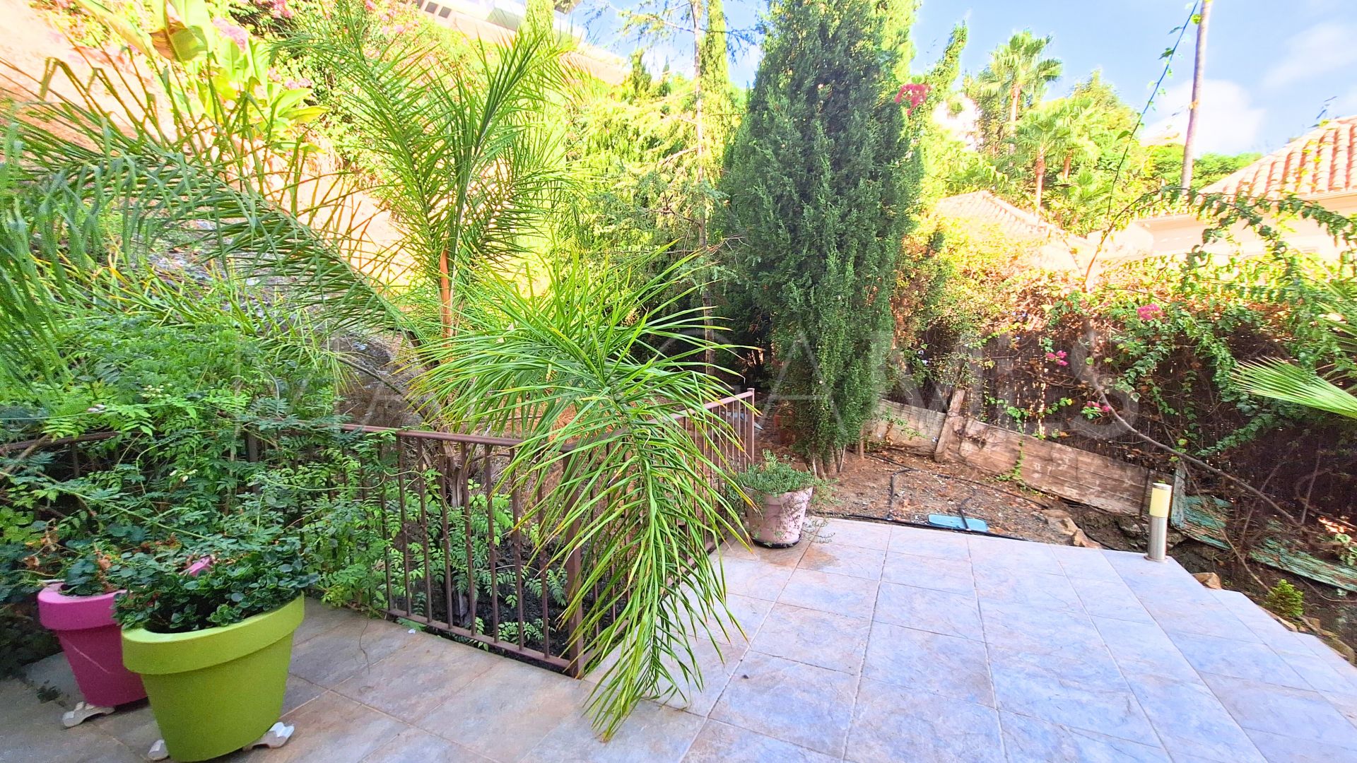 Villa for sale in Los Arqueros with 5 bedrooms