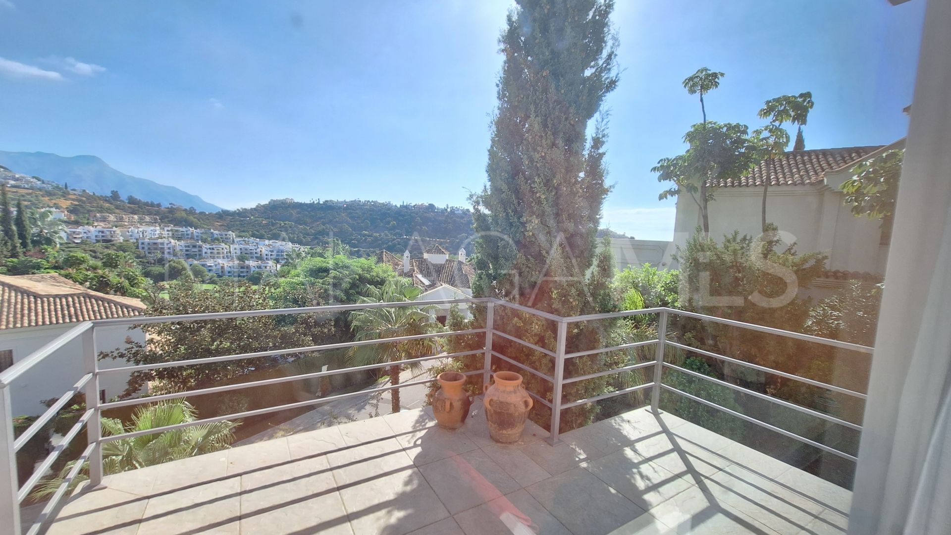 Villa for sale in Los Arqueros with 5 bedrooms