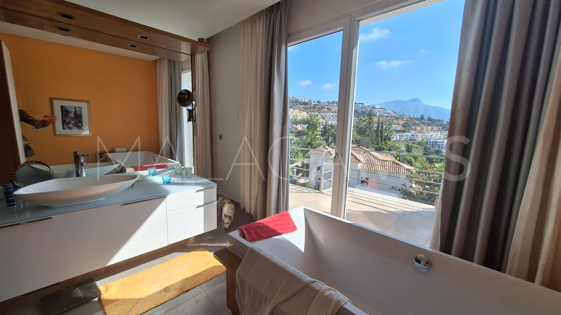 Villa for sale in Los Arqueros with 5 bedrooms