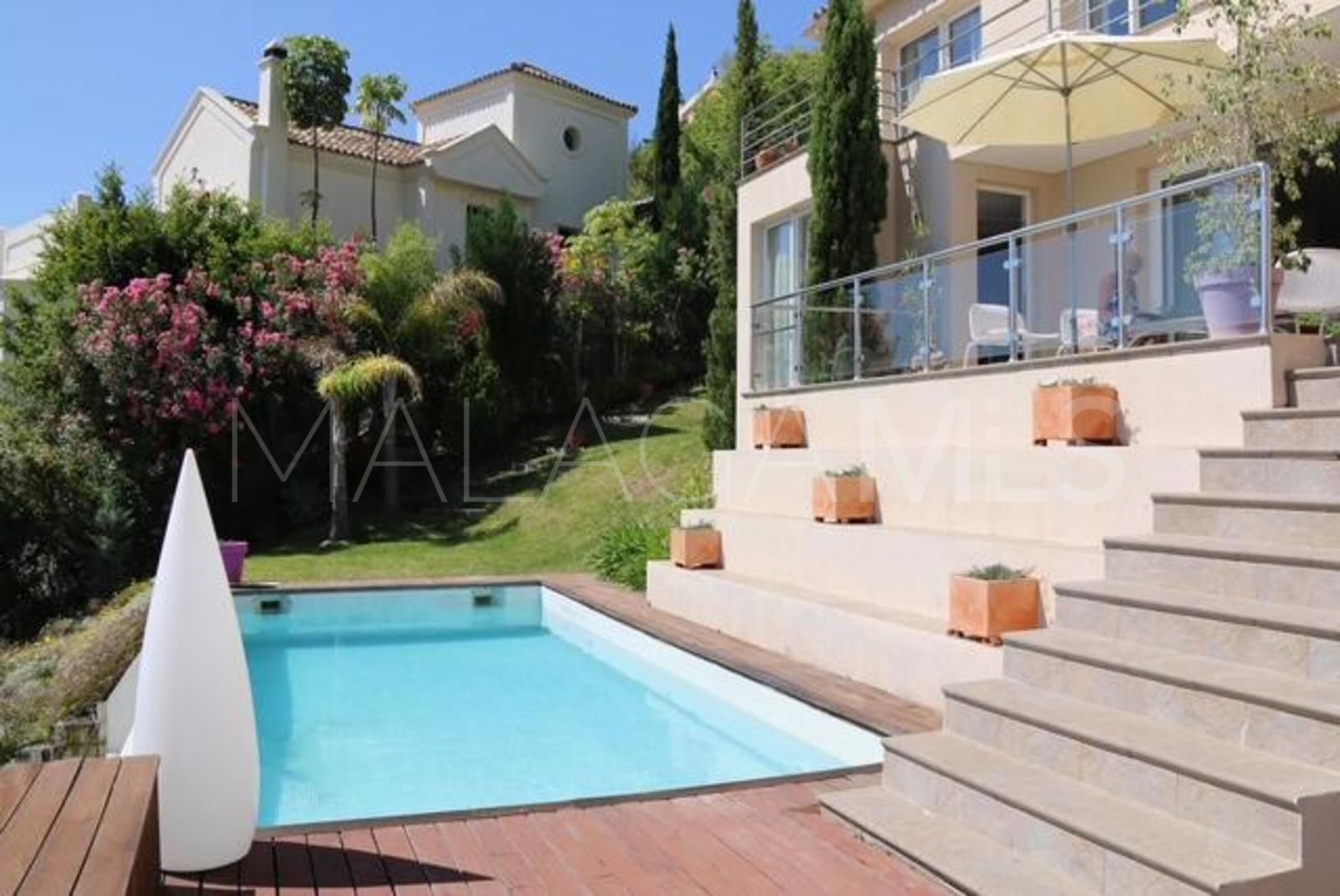 Villa for sale in Los Arqueros with 5 bedrooms