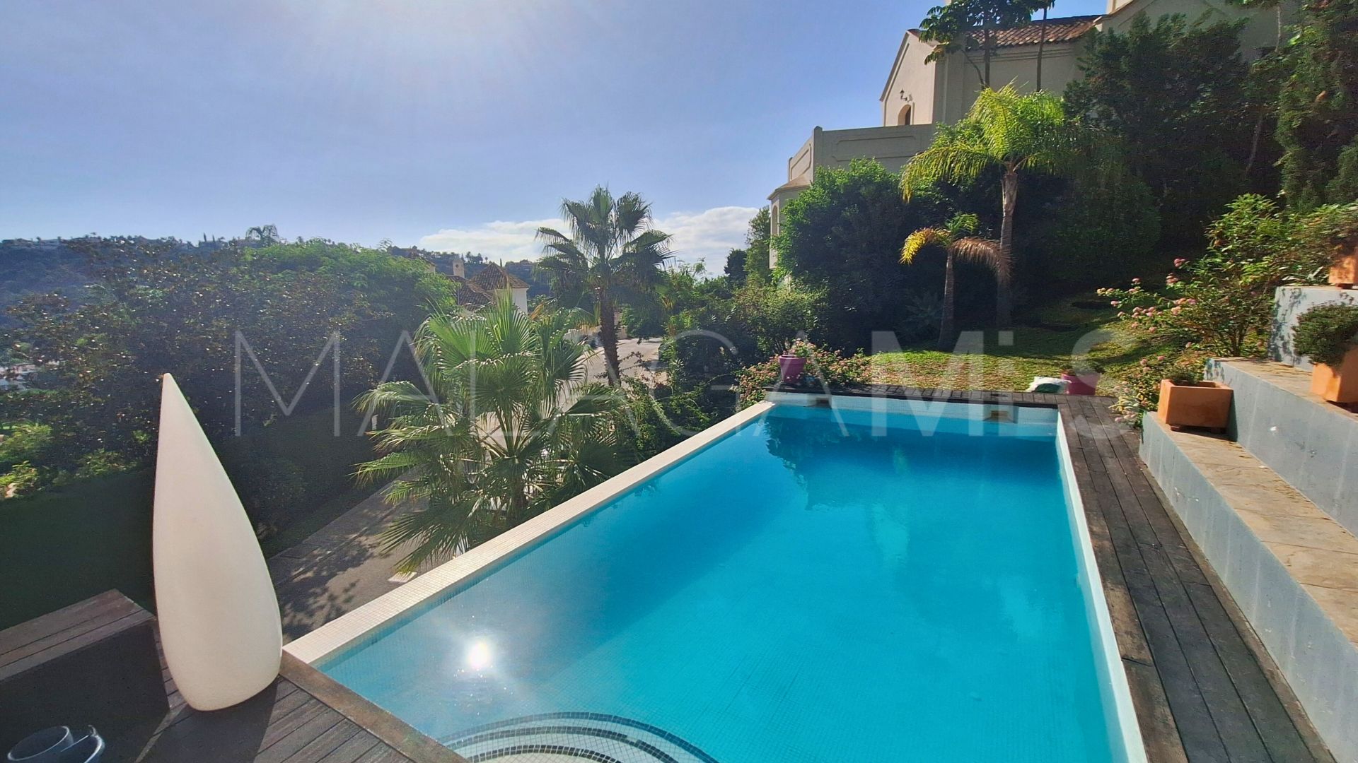 Villa for sale in Los Arqueros with 5 bedrooms