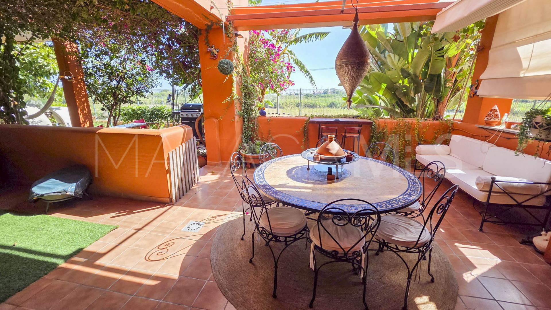 Markplanslägenhet for sale in La Duquesa
