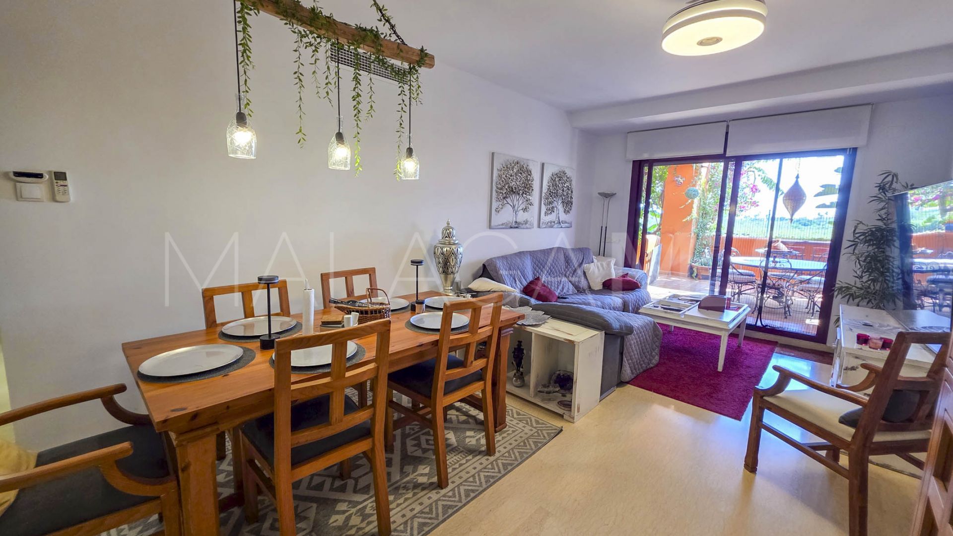 Markplanslägenhet for sale in La Duquesa