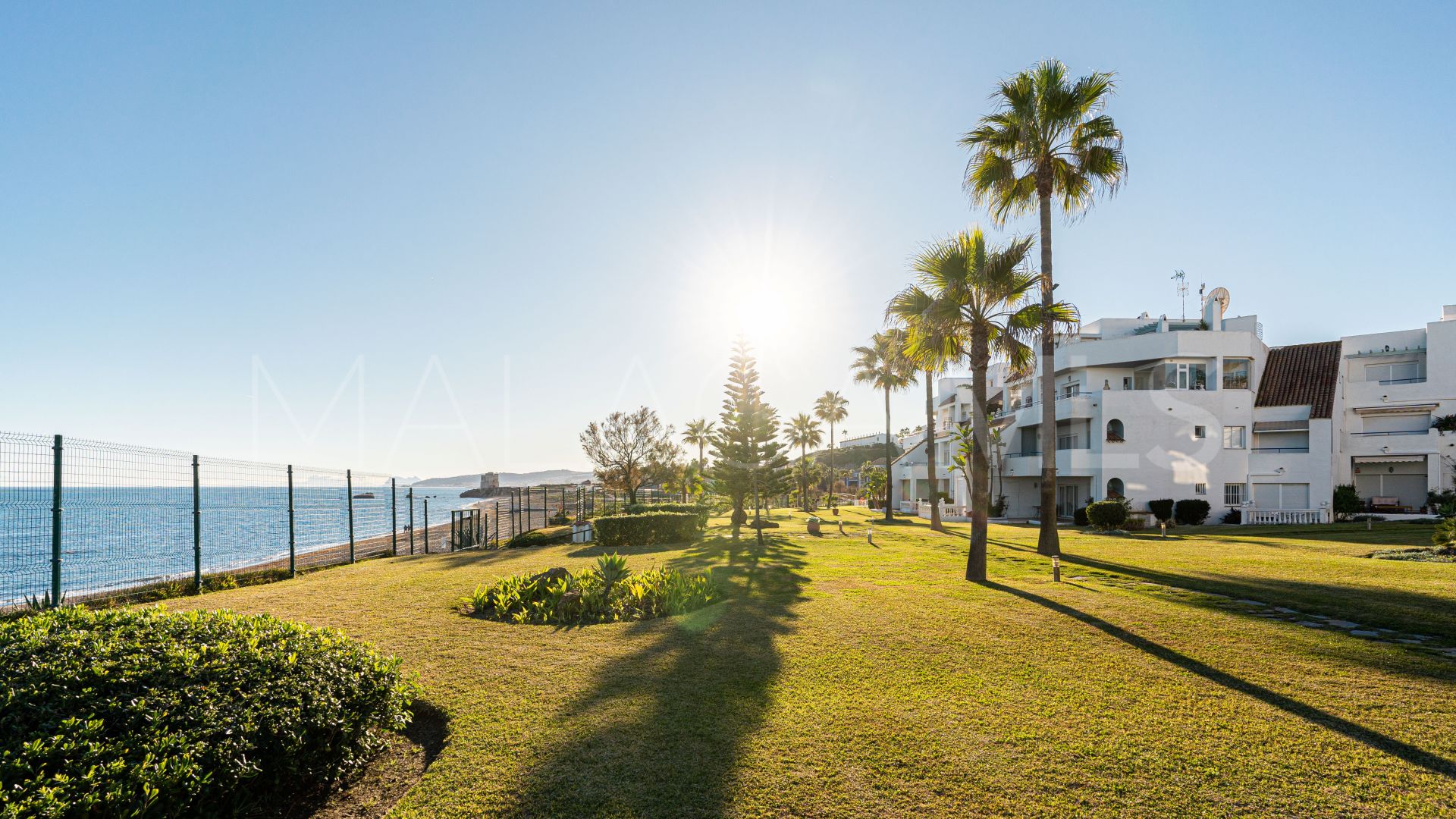 For sale 2 bedrooms ground floor apartment in Casares Playa