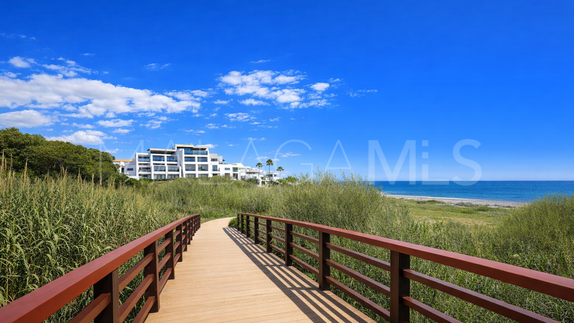 For sale 2 bedrooms ground floor apartment in Casares Playa