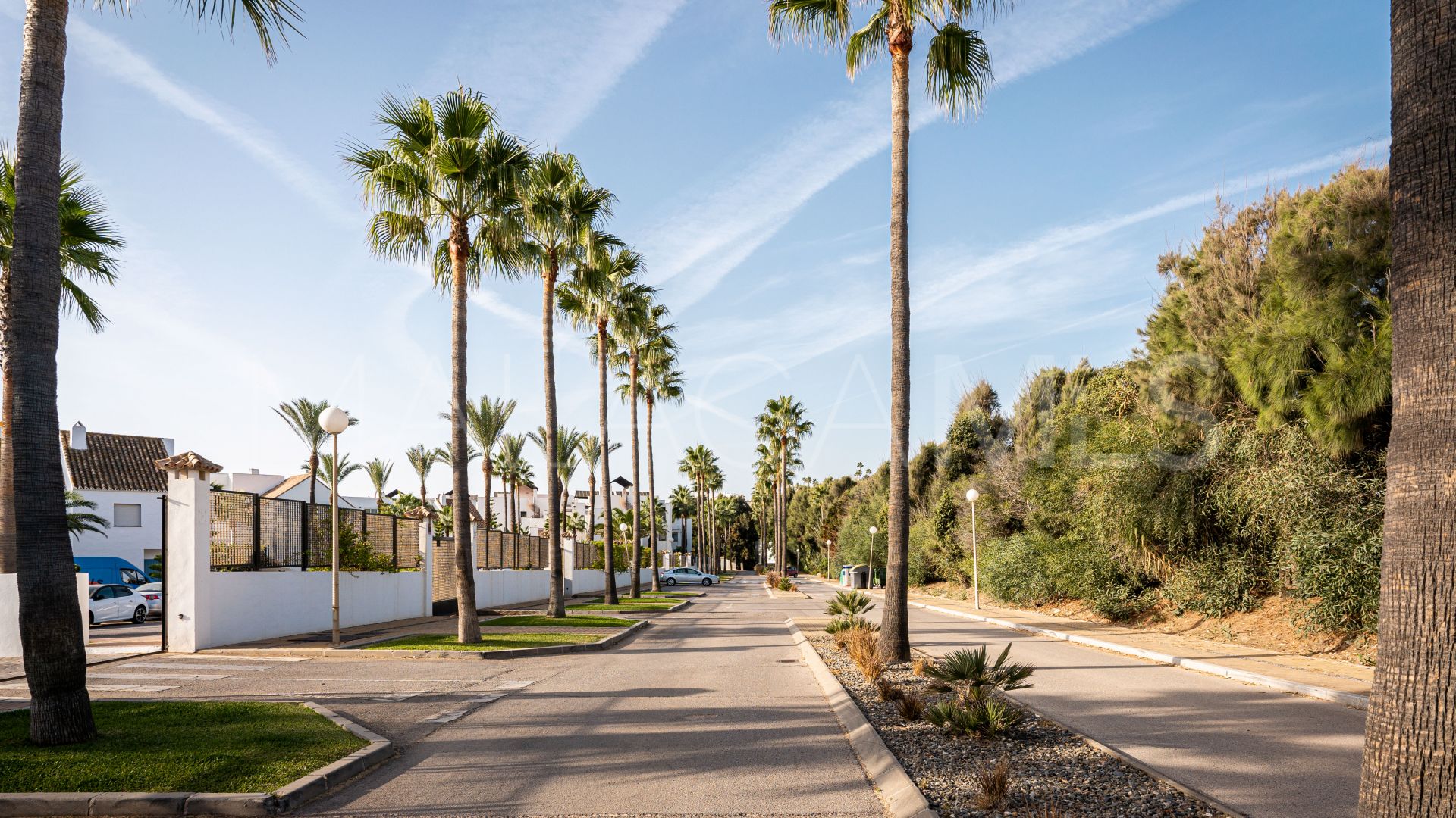 For sale 2 bedrooms ground floor apartment in Casares Playa
