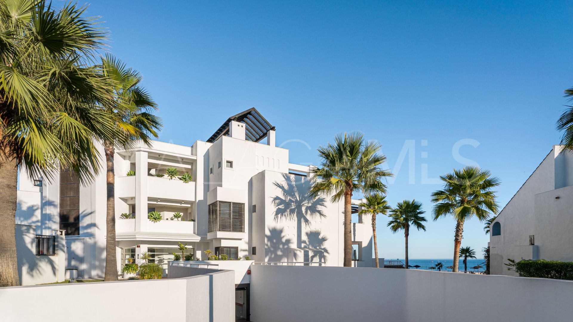 For sale 2 bedrooms ground floor apartment in Casares Playa