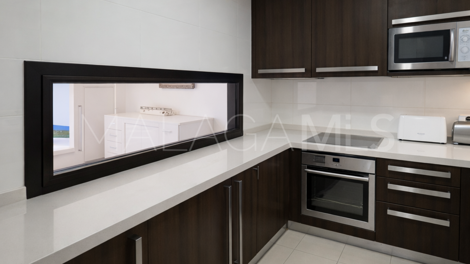 For sale 2 bedrooms ground floor apartment in Casares Playa