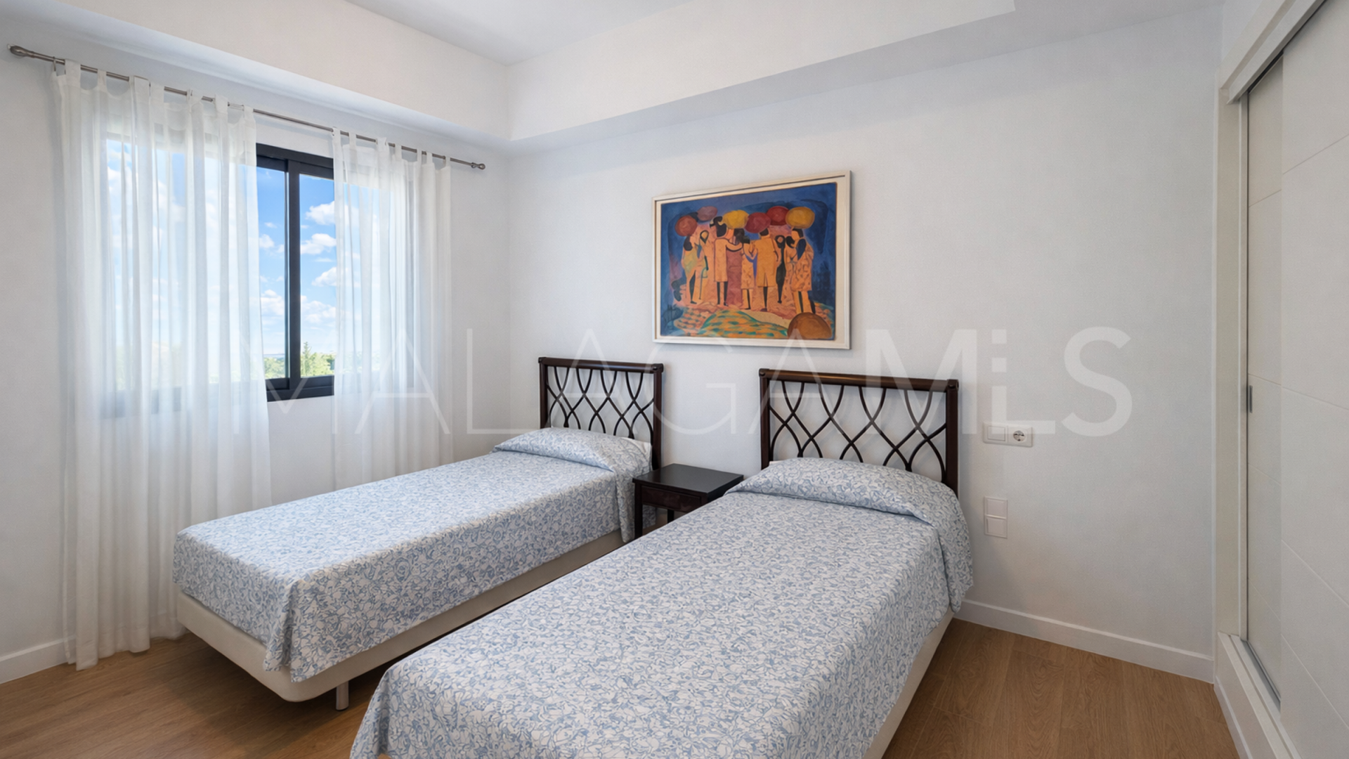 For sale 2 bedrooms ground floor apartment in Casares Playa