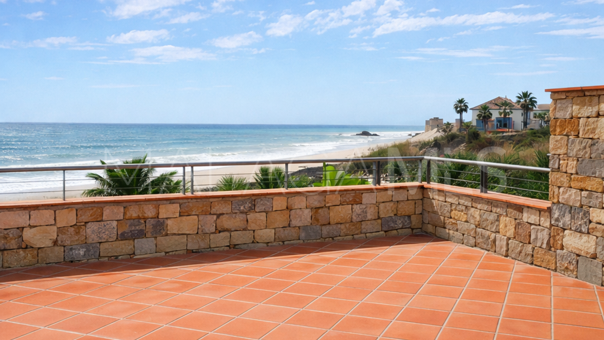 For sale 2 bedrooms ground floor apartment in Casares Playa