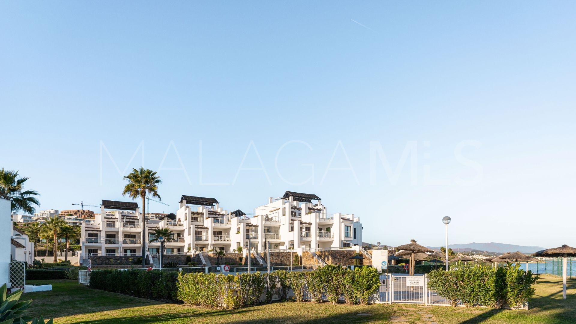 For sale 2 bedrooms ground floor apartment in Casares Playa