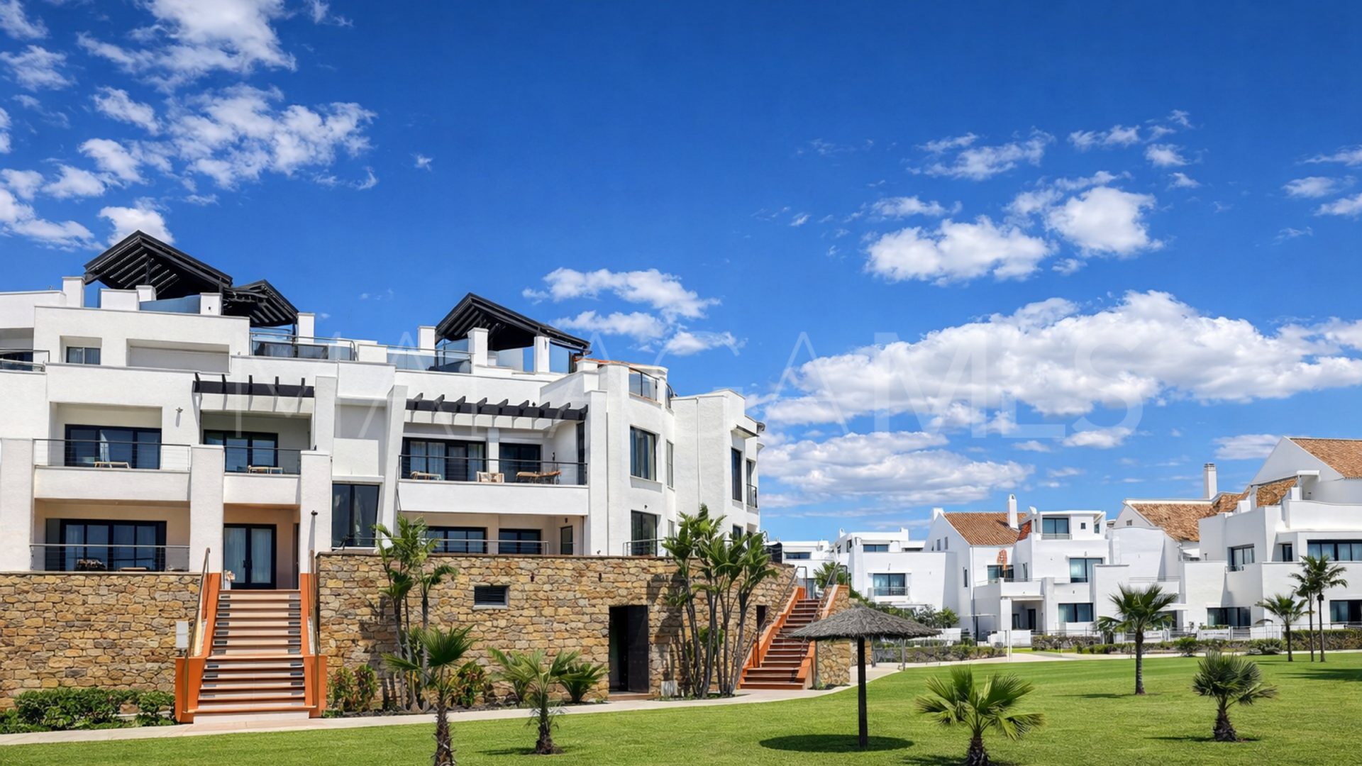 For sale 2 bedrooms ground floor apartment in Casares Playa