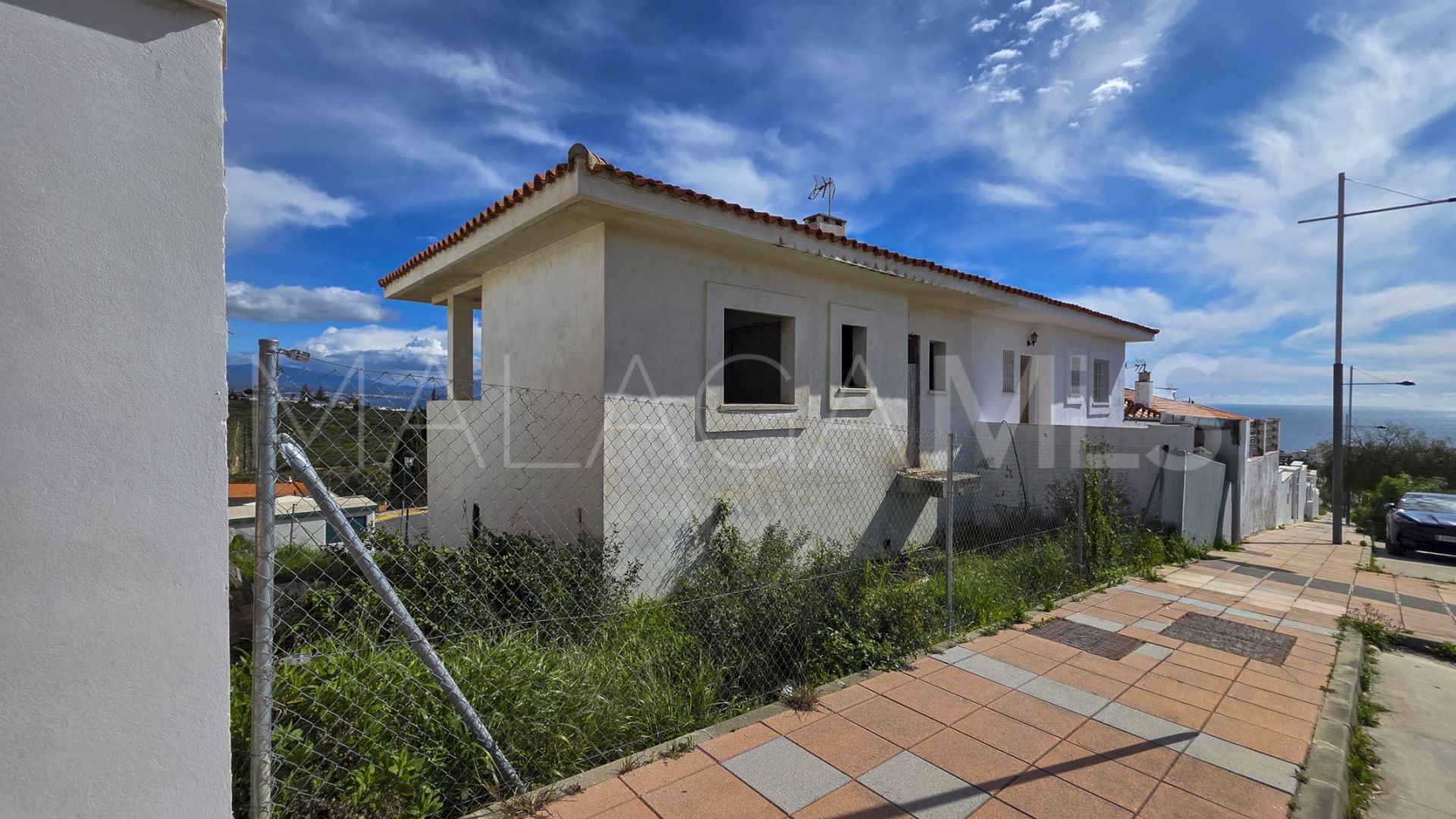 Buy pareado in La Duquesa de 4 bedrooms