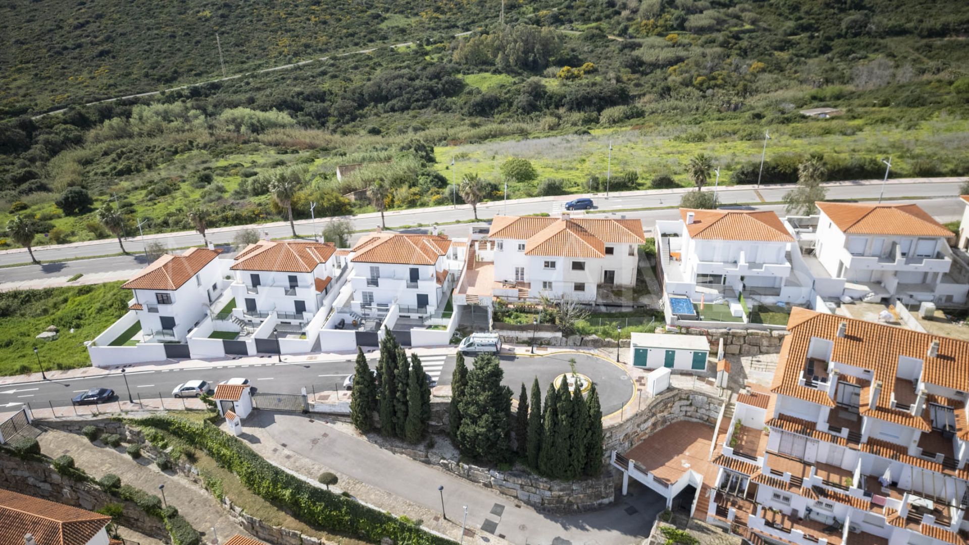 Buy pareado in La Duquesa de 4 bedrooms