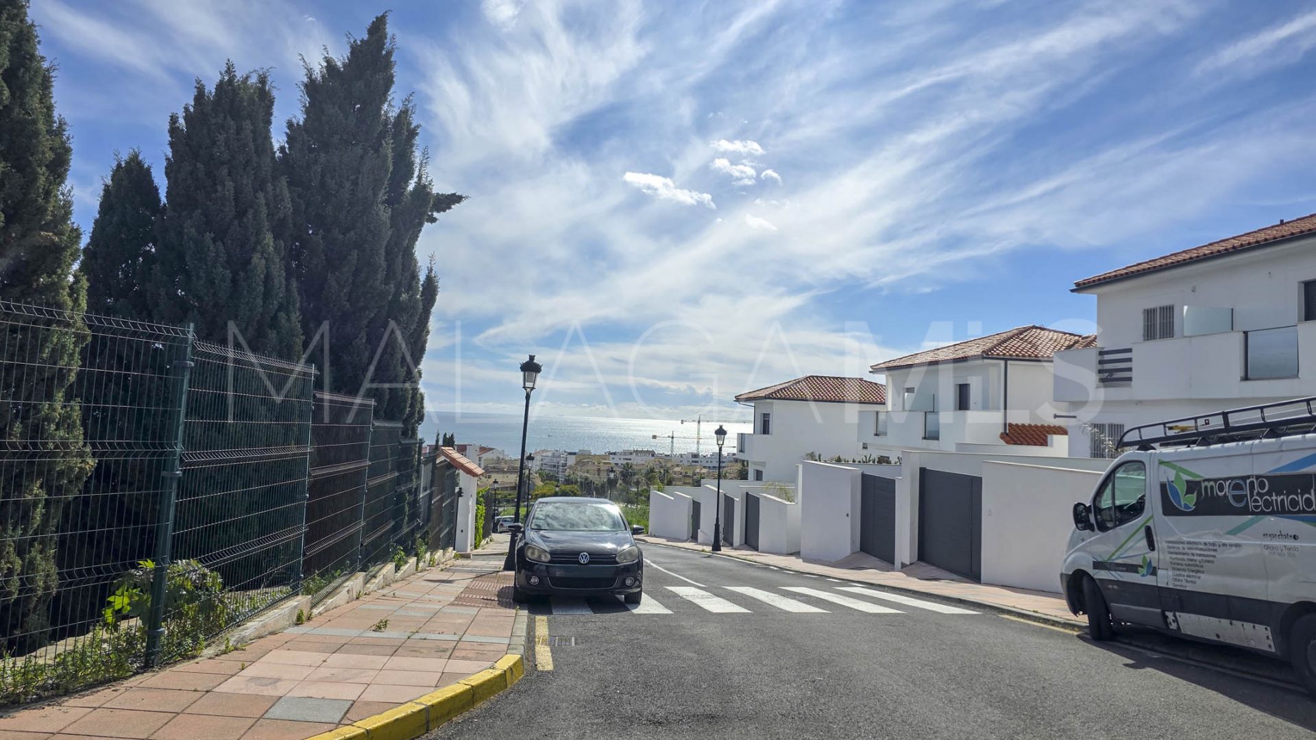 Buy pareado in La Duquesa de 4 bedrooms