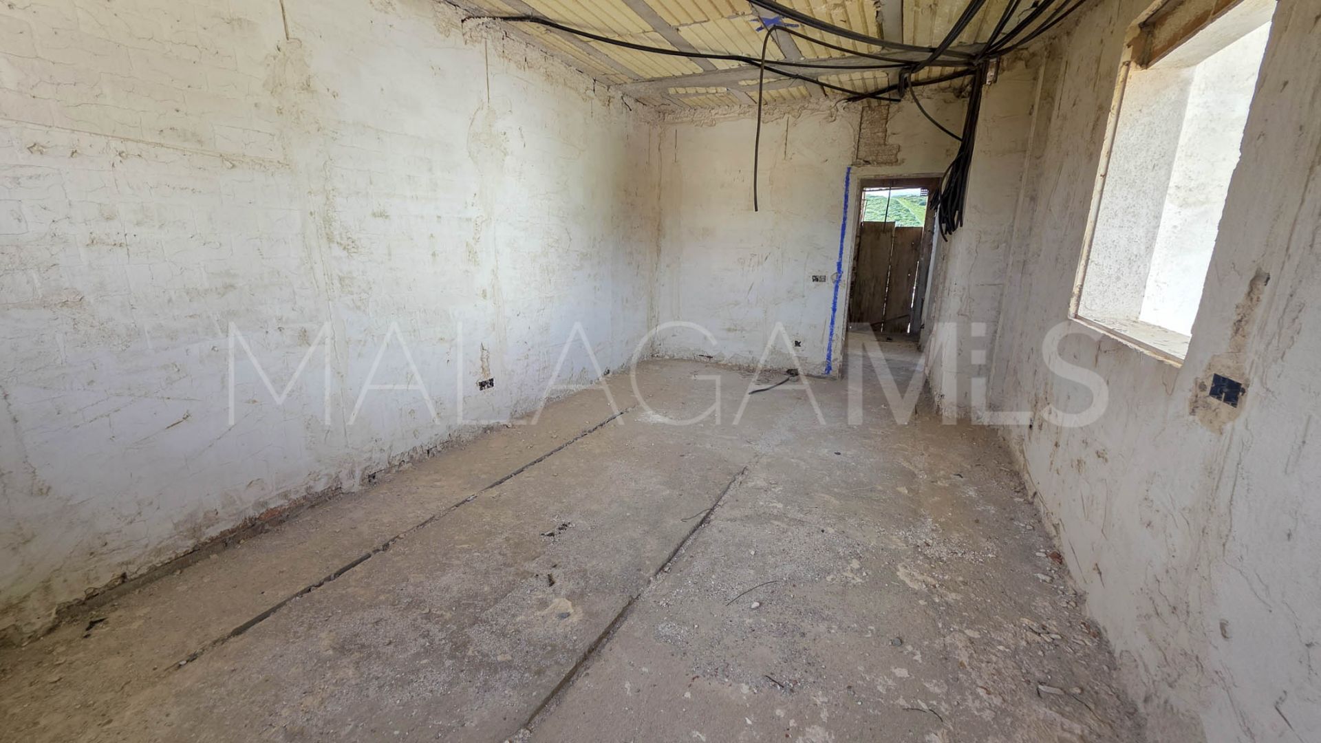 Buy pareado in La Duquesa de 4 bedrooms