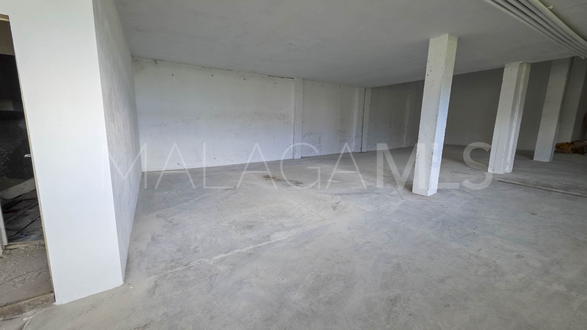 Buy pareado in La Duquesa de 4 bedrooms