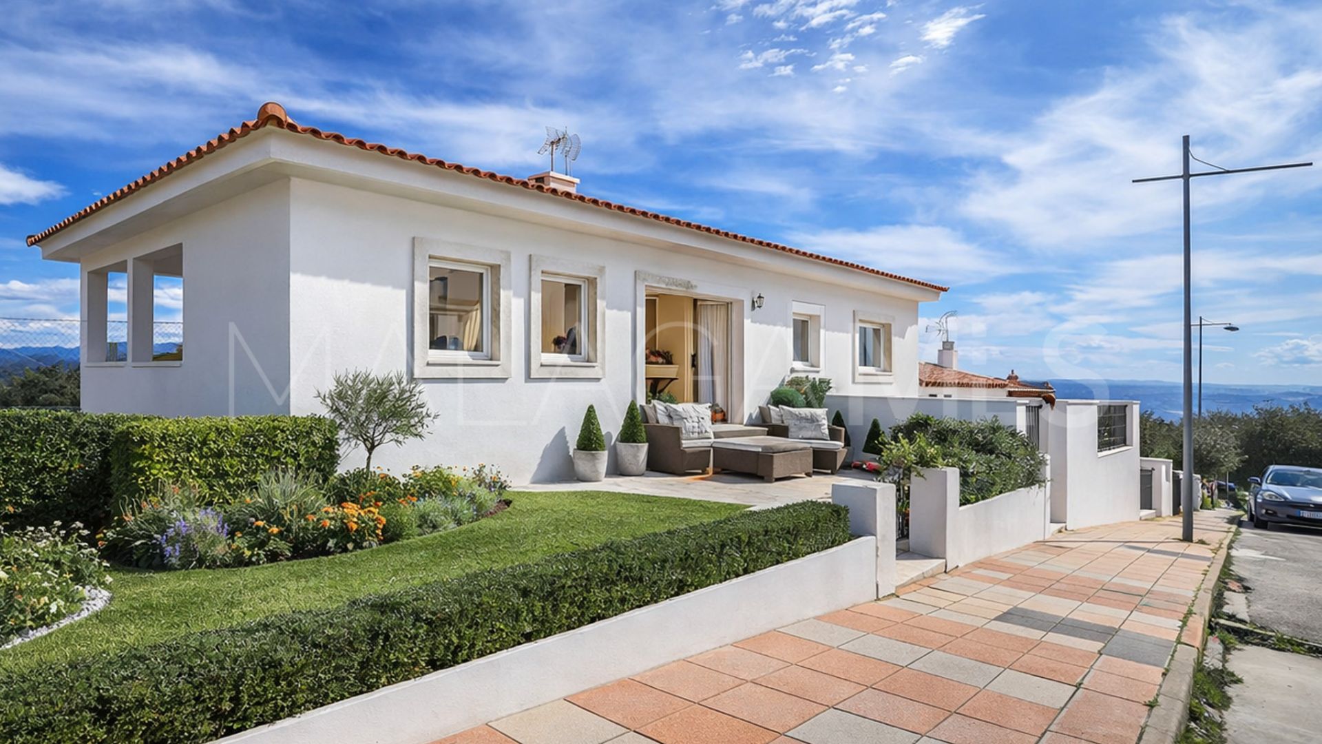 Buy pareado in La Duquesa de 4 bedrooms