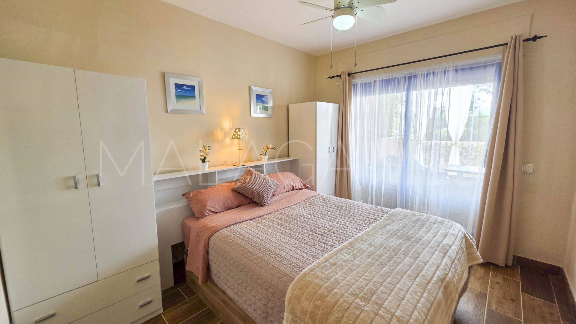 Markplanslägenhet for sale in La Duquesa