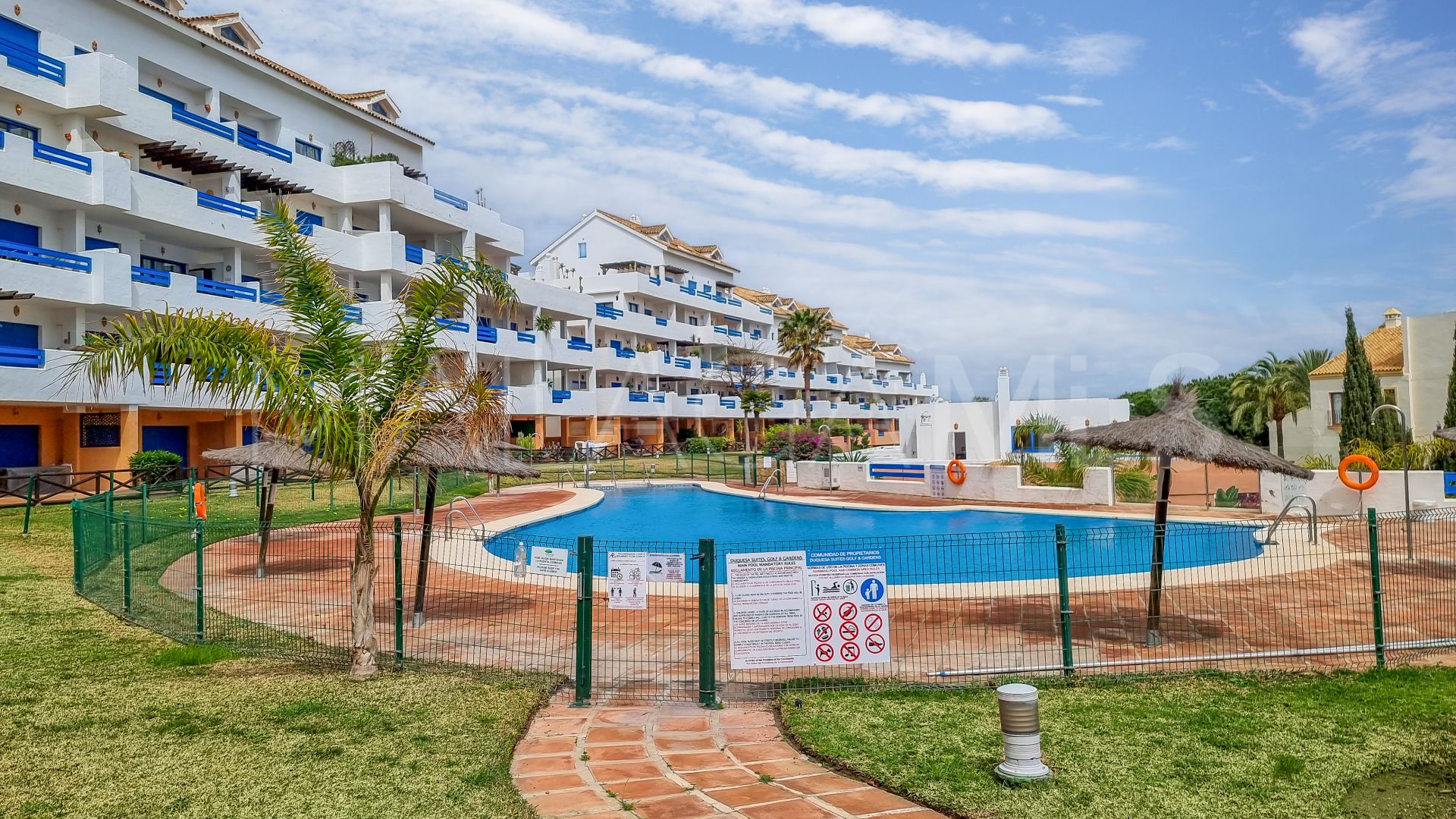 Markplanslägenhet for sale in La Duquesa