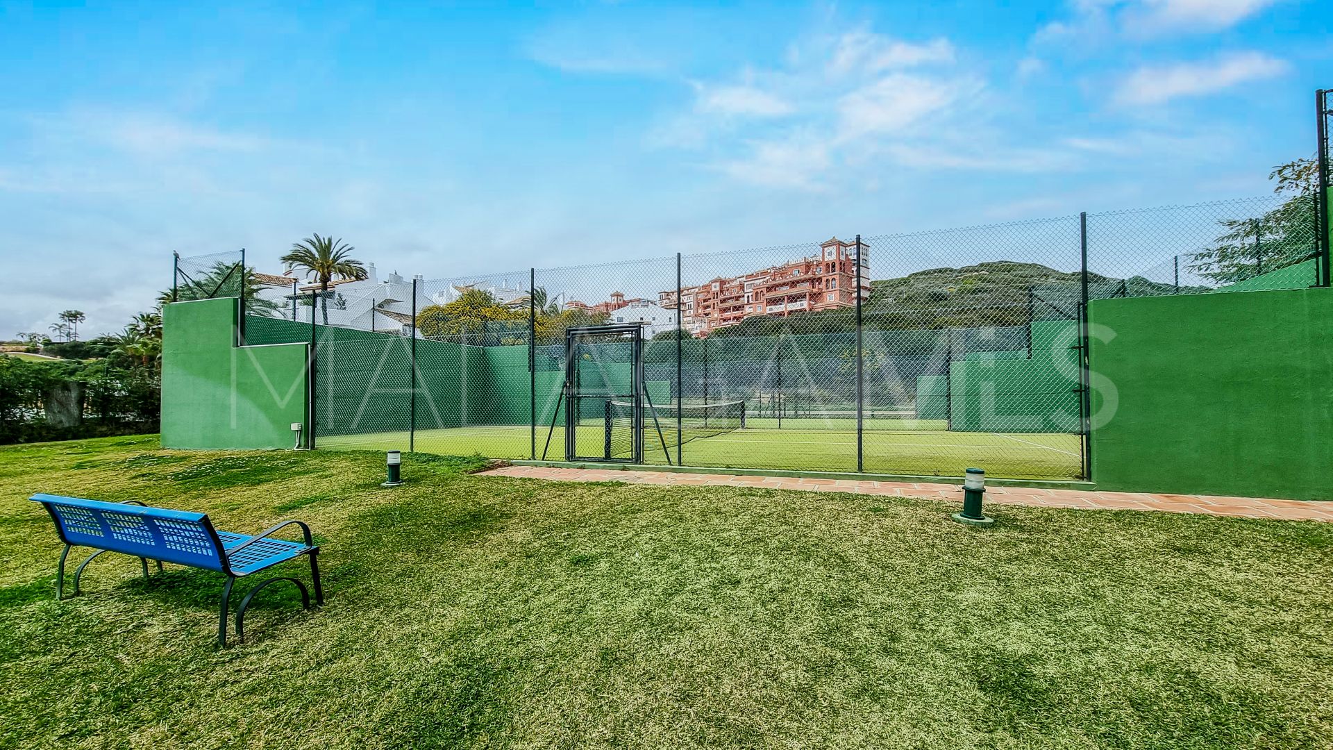 Markplanslägenhet for sale in La Duquesa