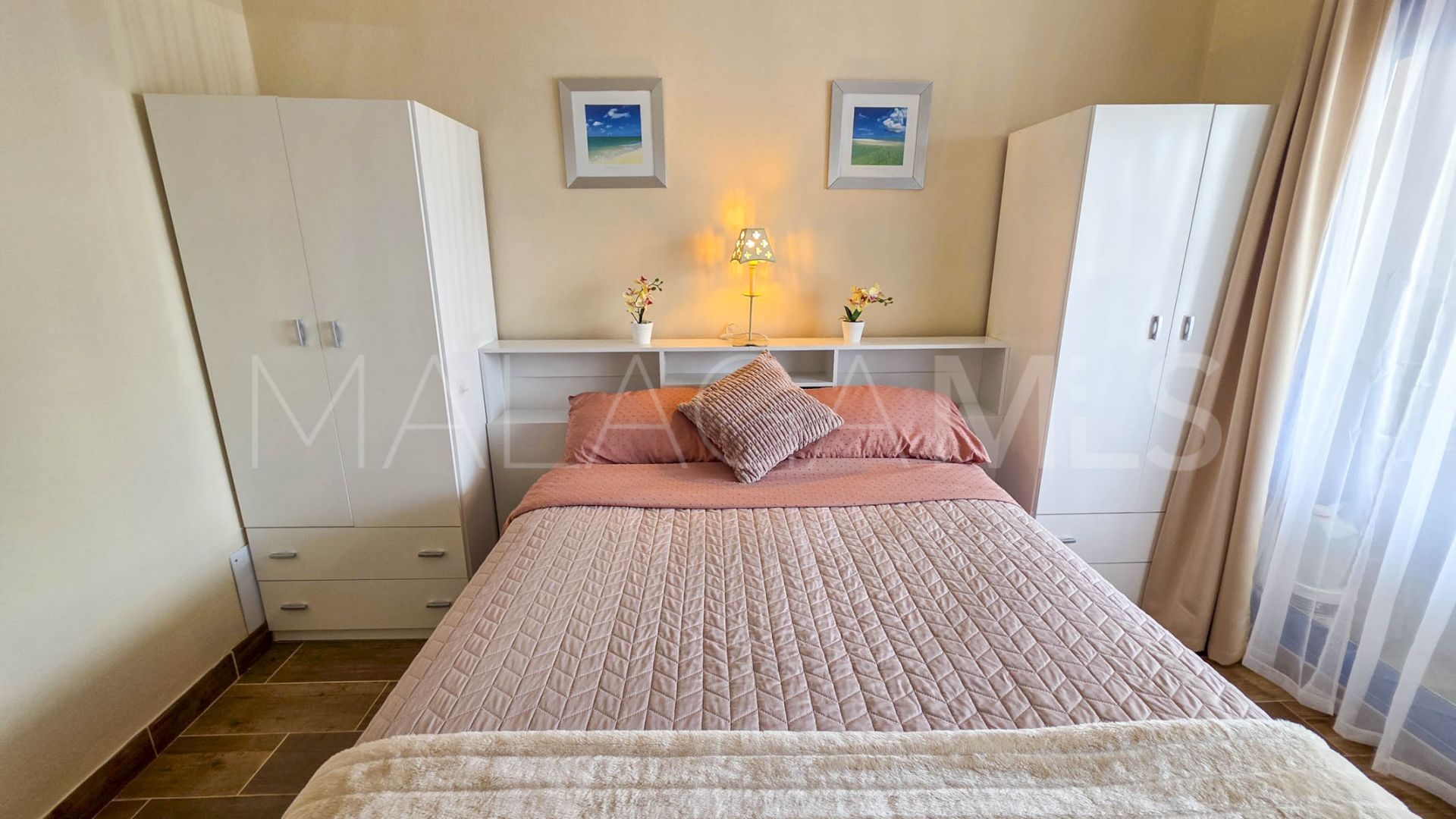 Markplanslägenhet for sale in La Duquesa